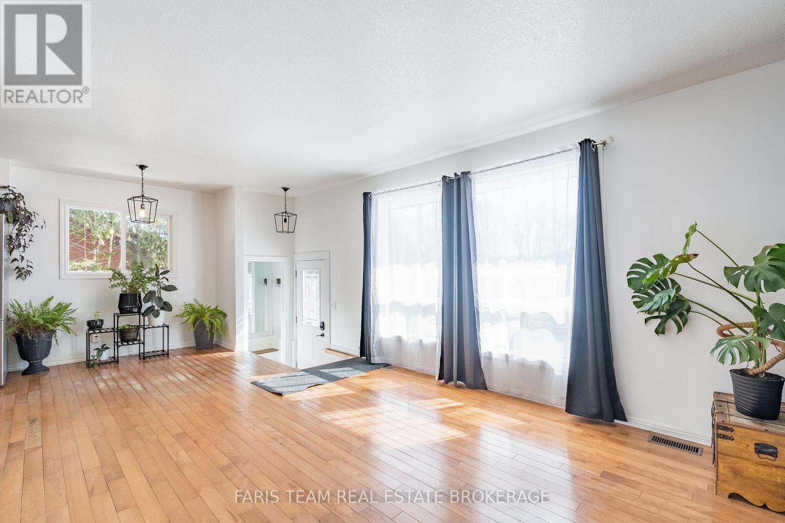 510 Mary Street, Tay, Ontario  L0K 1R0 - Photo 18 - S12805044