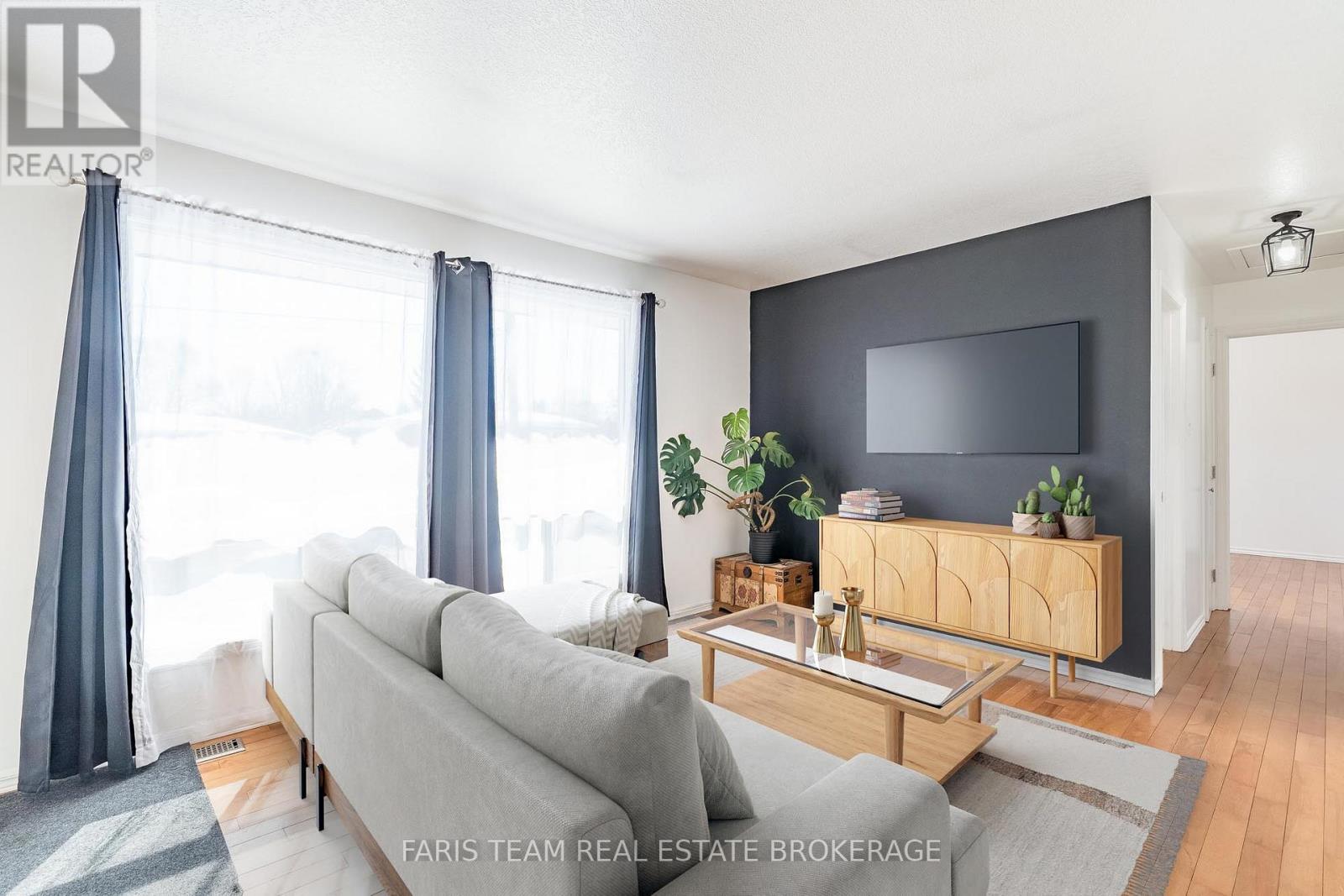 510 Mary Street, Tay, Ontario  L0K 1R0 - Photo 15 - S12805044