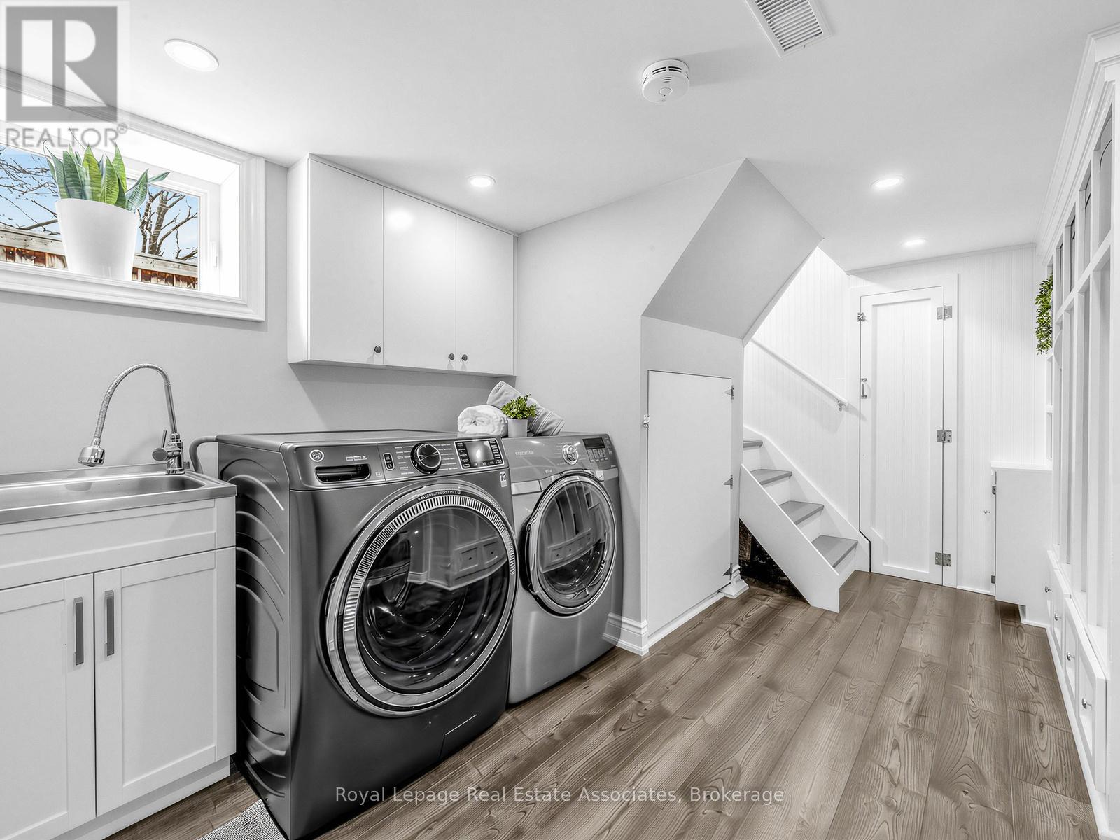 96 Angelene Street, Mississauga, Ontario  L5G 1X2 - Photo 19 - W12849254