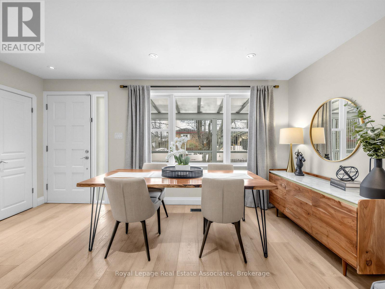 96 Angelene Street, Mississauga, Ontario  L5G 1X2 - Photo 11 - W12849254