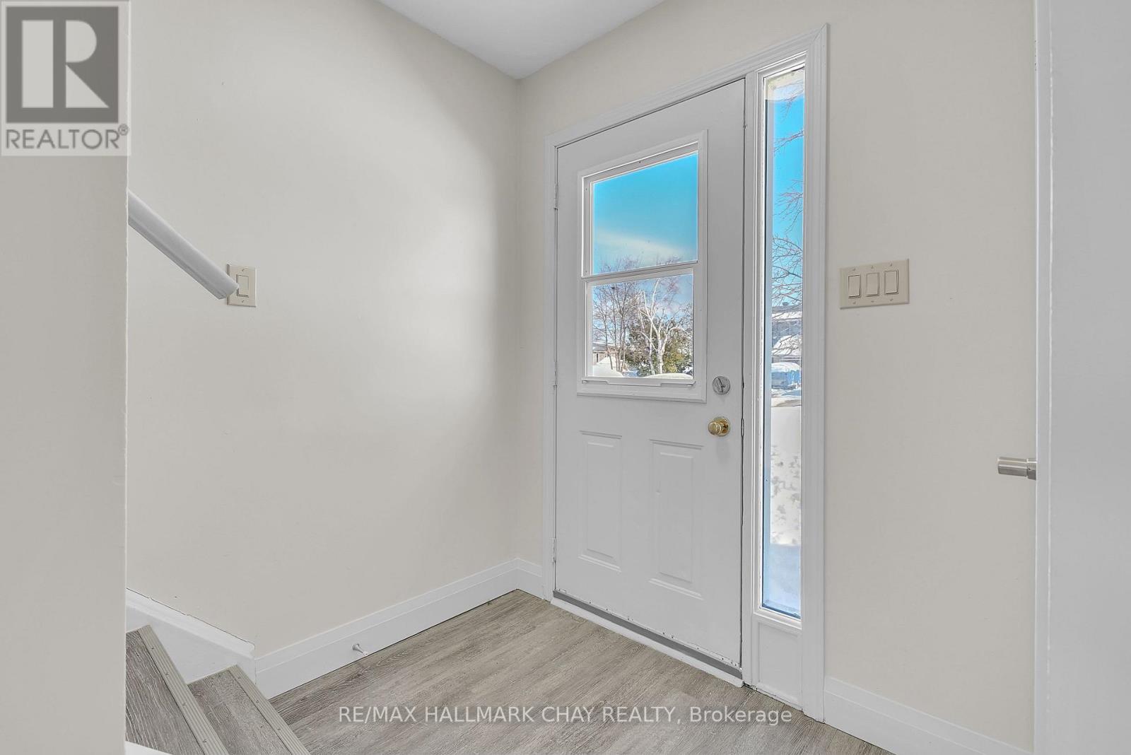 79 Christie Crescent, Barrie, Ontario  L4N 4V2 - Photo 4 - S12850178