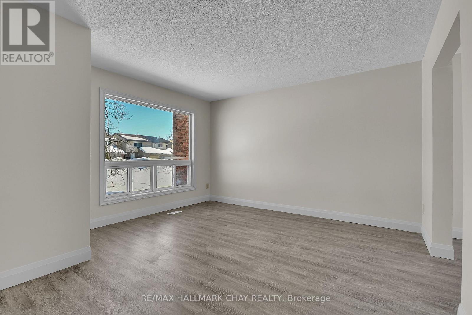 79 Christie Crescent, Barrie, Ontario  L4N 4V2 - Photo 6 - S12850178