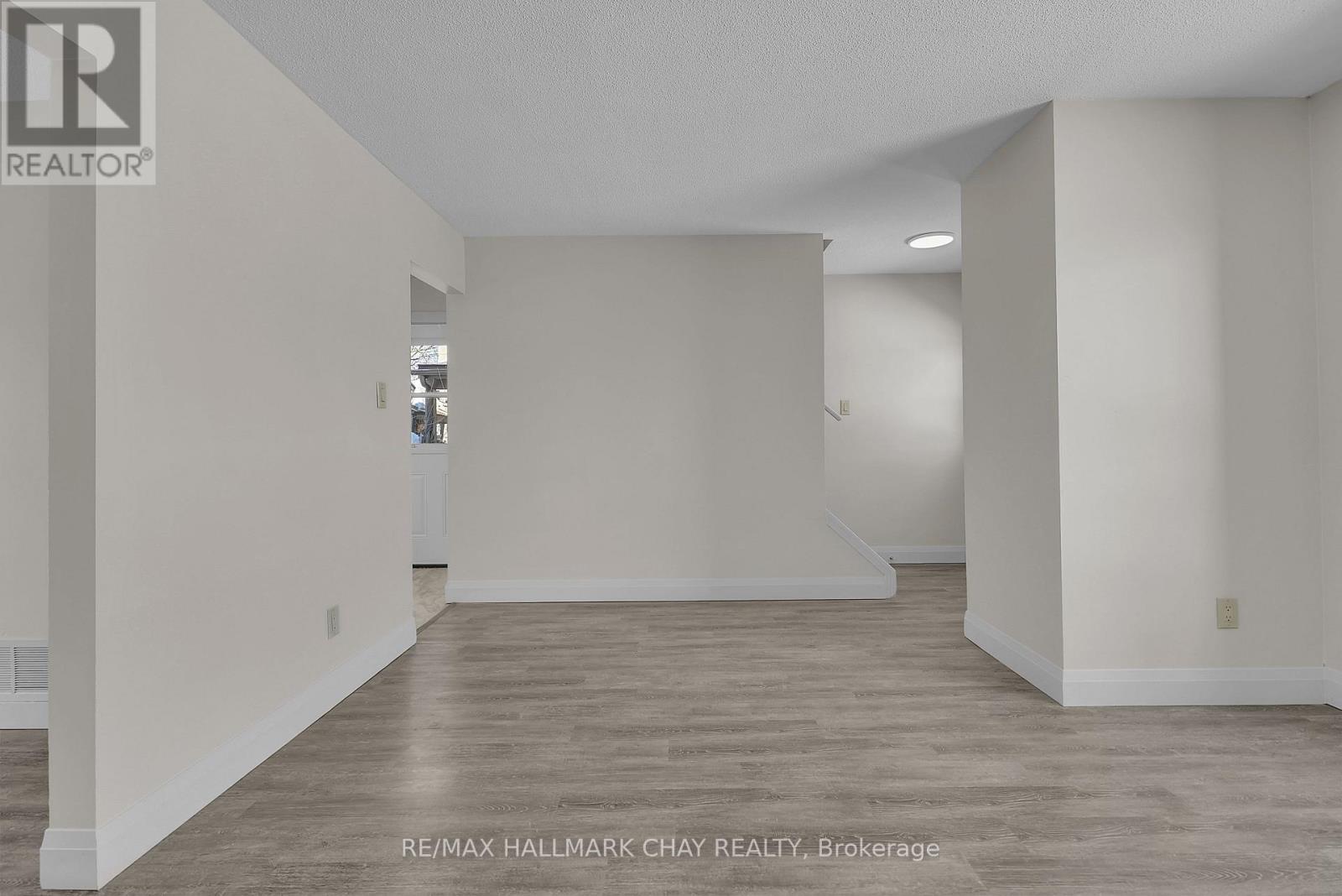 79 Christie Crescent, Barrie, Ontario  L4N 4V2 - Photo 8 - S12850178