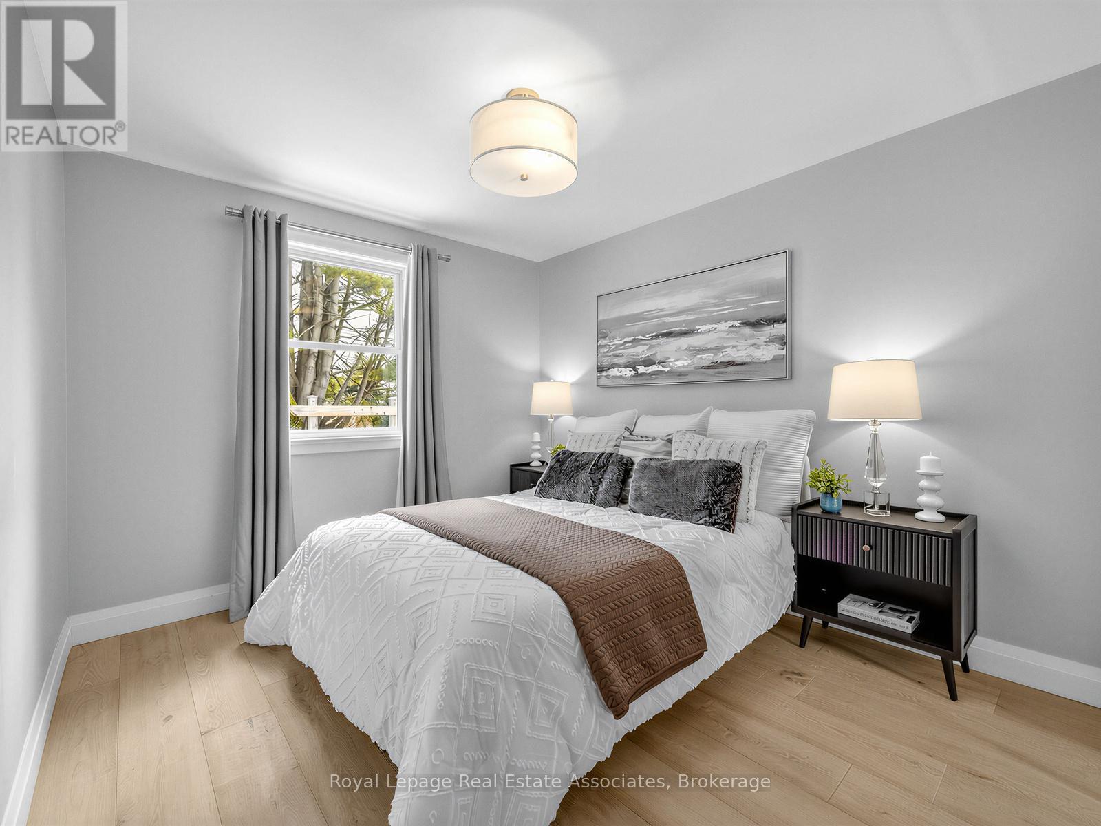 96 Angelene Street, Mississauga, Ontario  L5G 1X2 - Photo 13 - W12849254