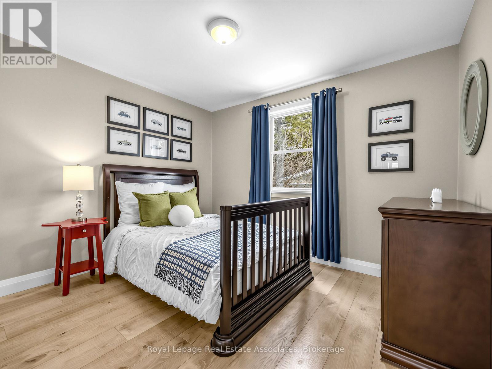 96 Angelene Street, Mississauga, Ontario  L5G 1X2 - Photo 14 - W12849254