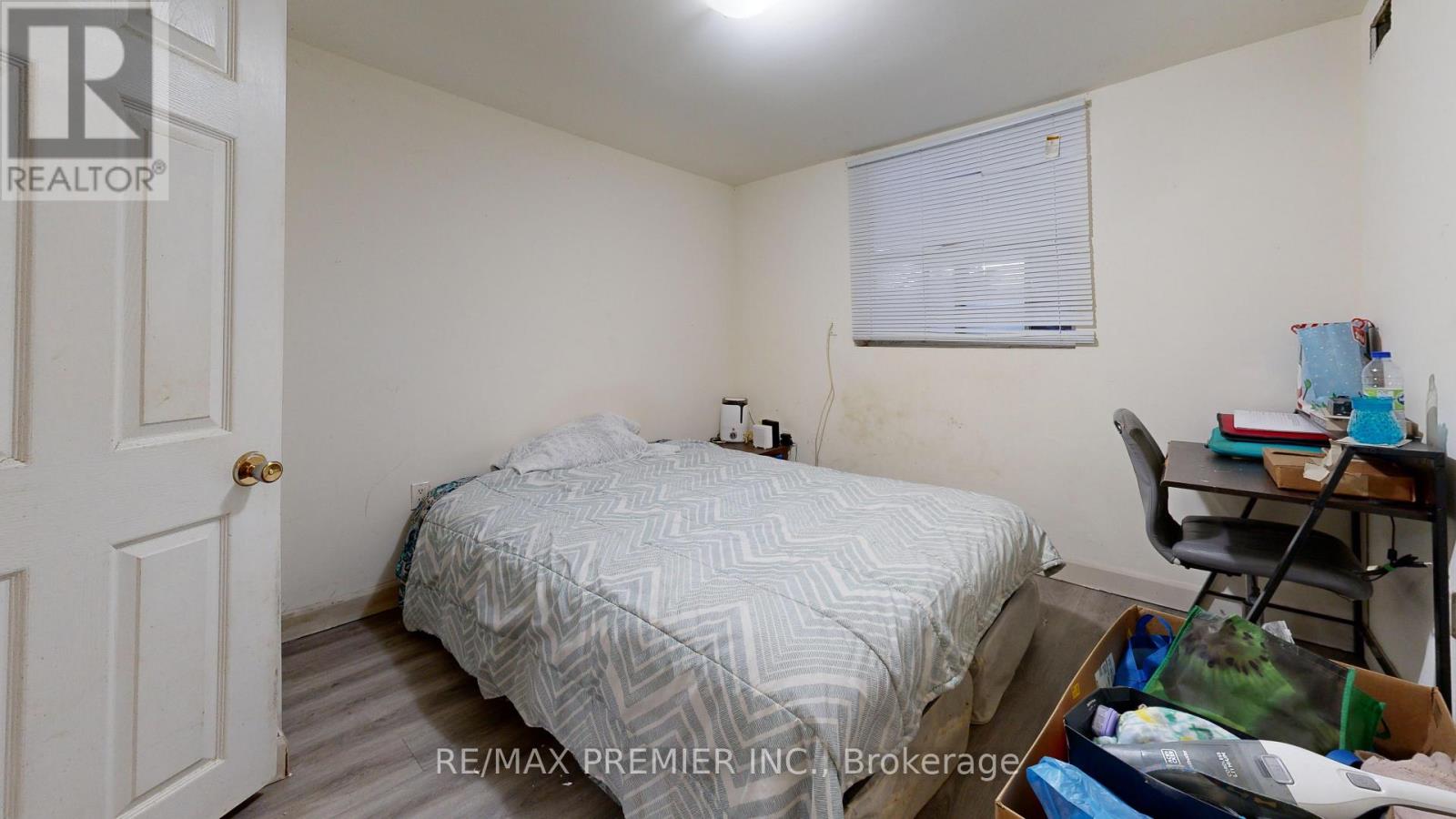 52 Montcalm Avenue, Toronto, Ontario  M6E 4N7 - Photo 27 - W12850226