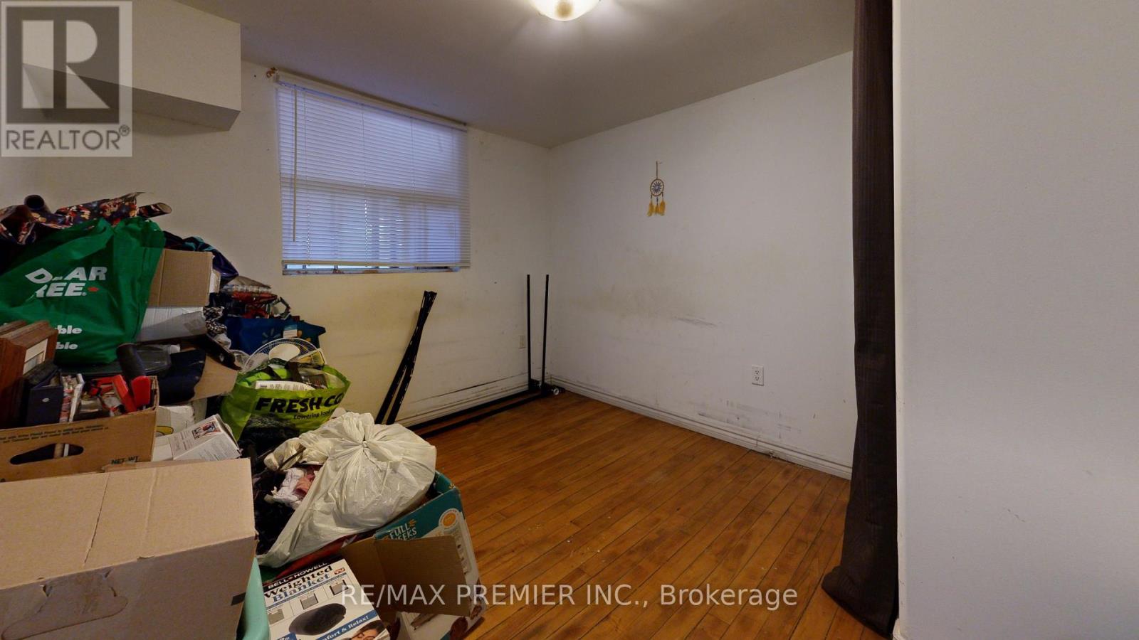 52 Montcalm Avenue, Toronto, Ontario  M6E 4N7 - Photo 31 - W12850226