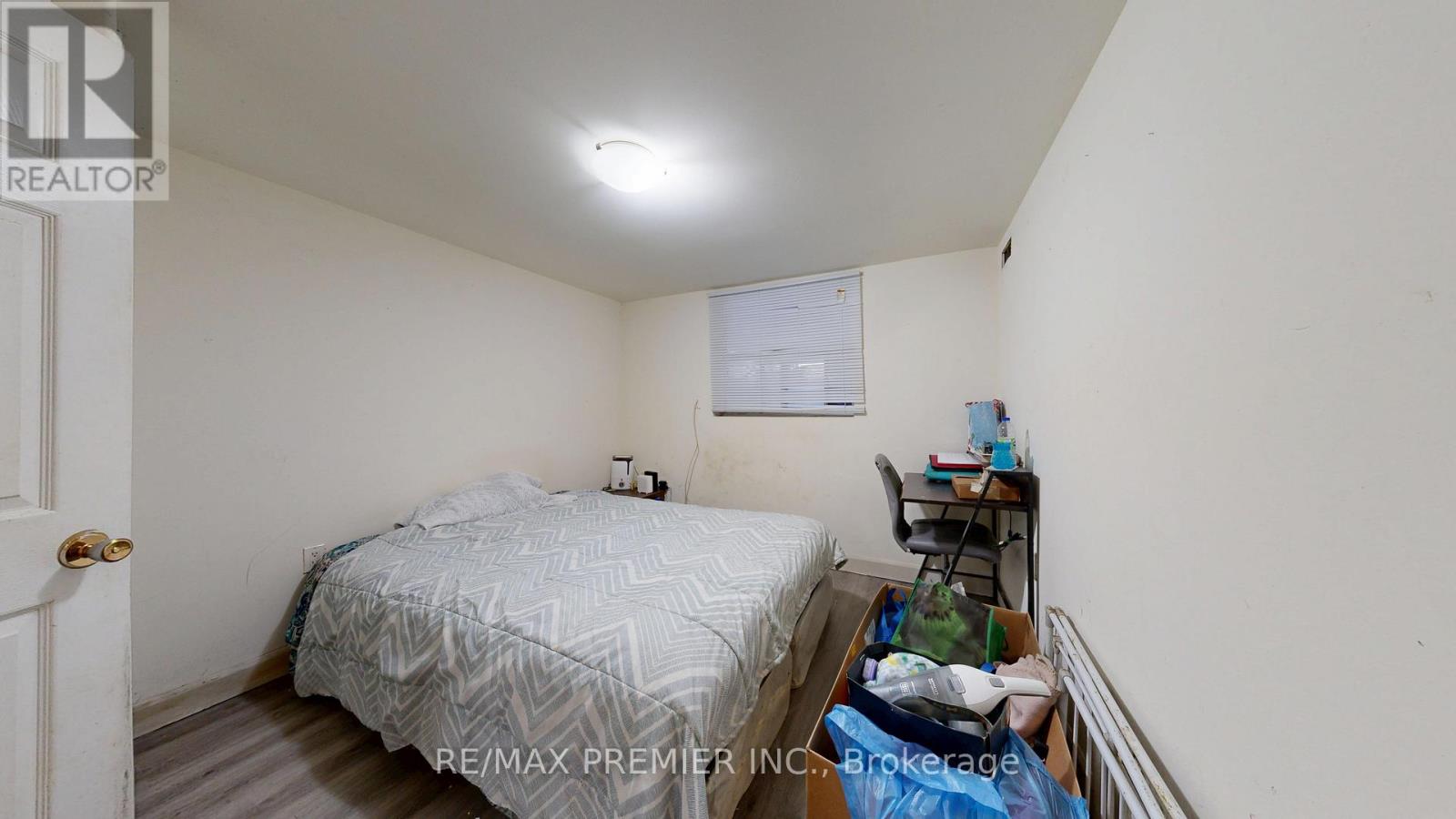 52 Montcalm Avenue, Toronto, Ontario  M6E 4N7 - Photo 39 - W12850226