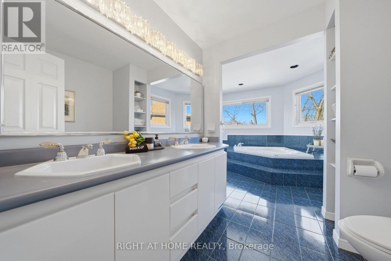 4219 Preston Trail, Mississauga, Ontario  L4W 4R7 - Photo 29 - W12850310