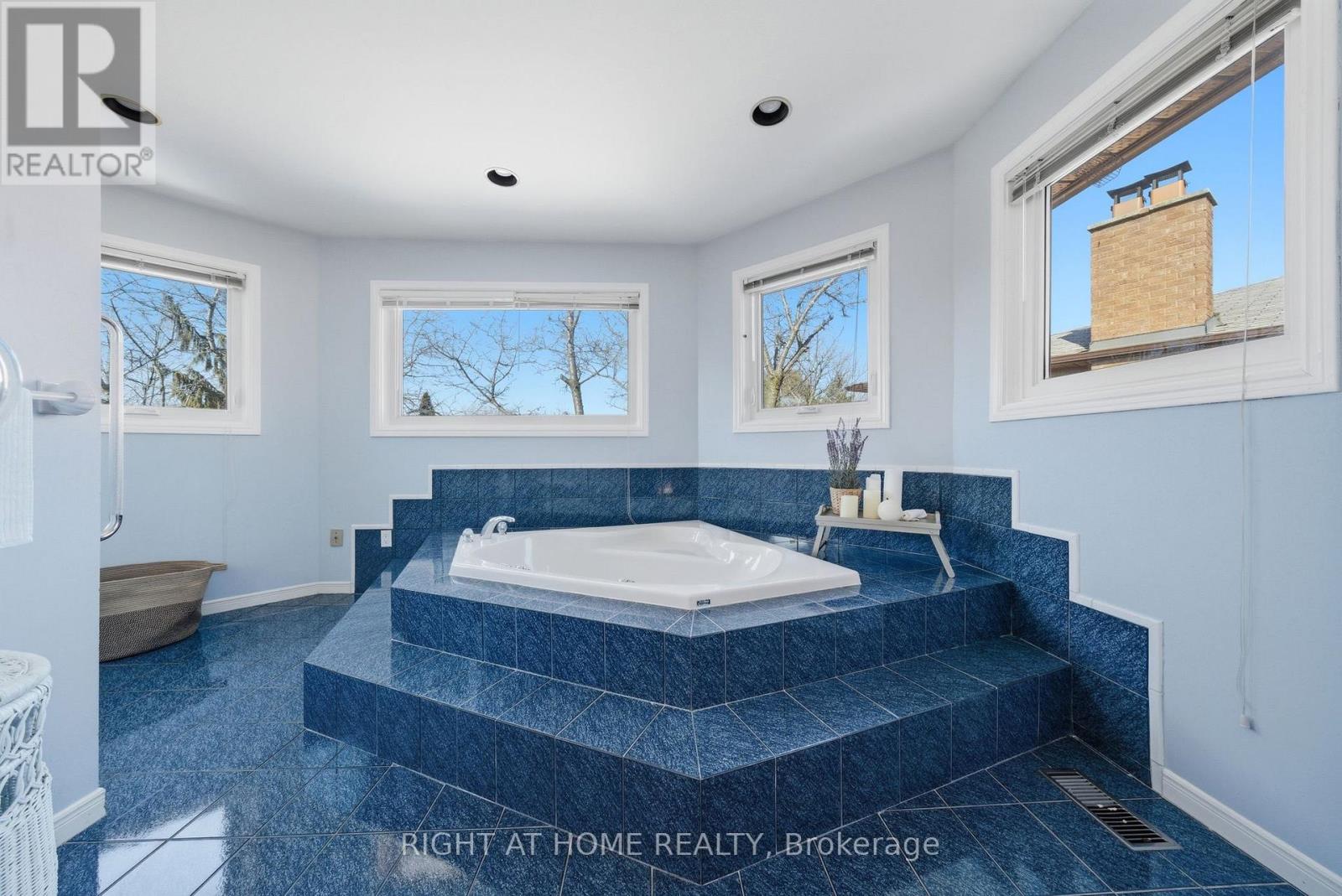 4219 Preston Trail, Mississauga, Ontario  L4W 4R7 - Photo 31 - W12850310