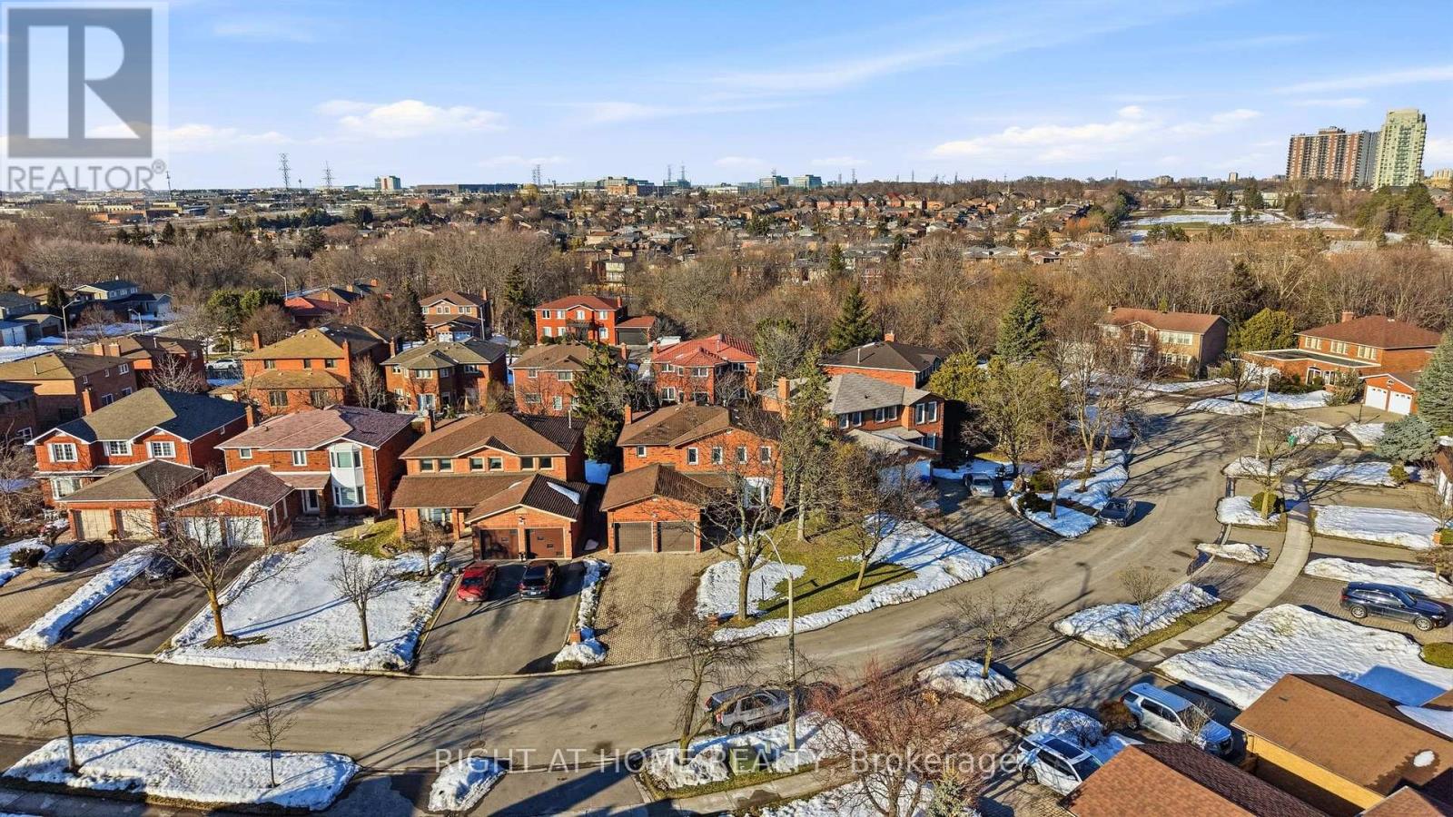 4219 Preston Trail, Mississauga, Ontario  L4W 4R7 - Photo 4 - W12850310