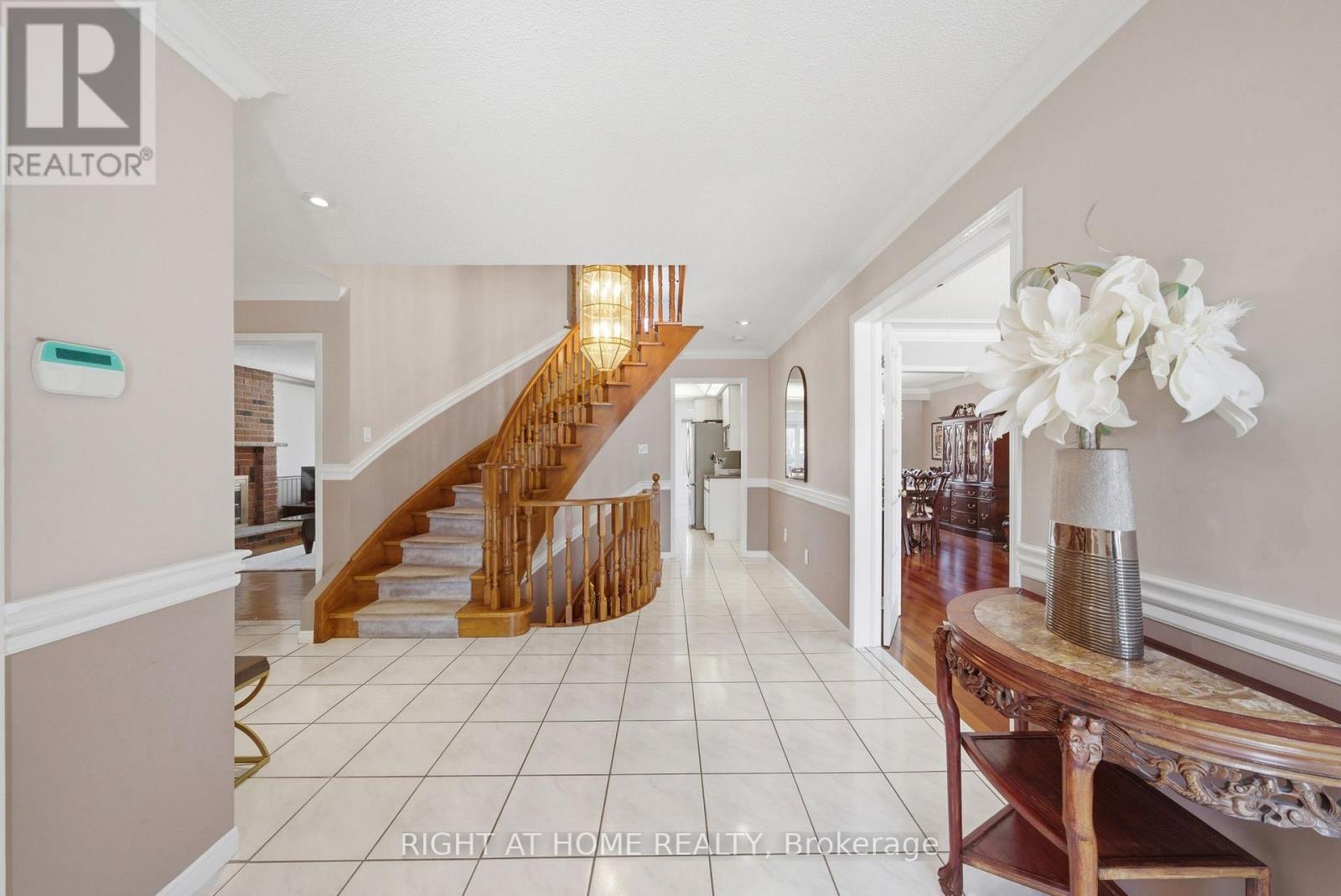 4219 Preston Trail, Mississauga, Ontario  L4W 4R7 - Photo 6 - W12850310