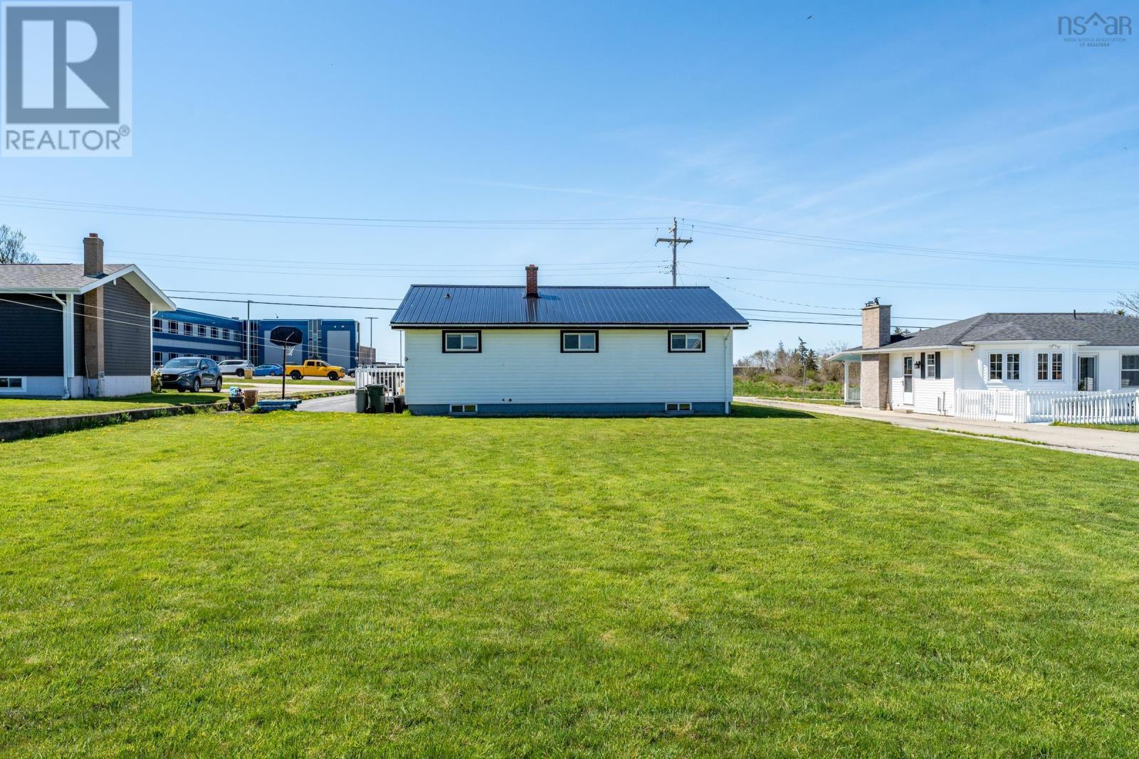 72 Hibernia Street, Yarmouth, Nova Scotia  B5A 2M6 - Photo 16 - 202603911