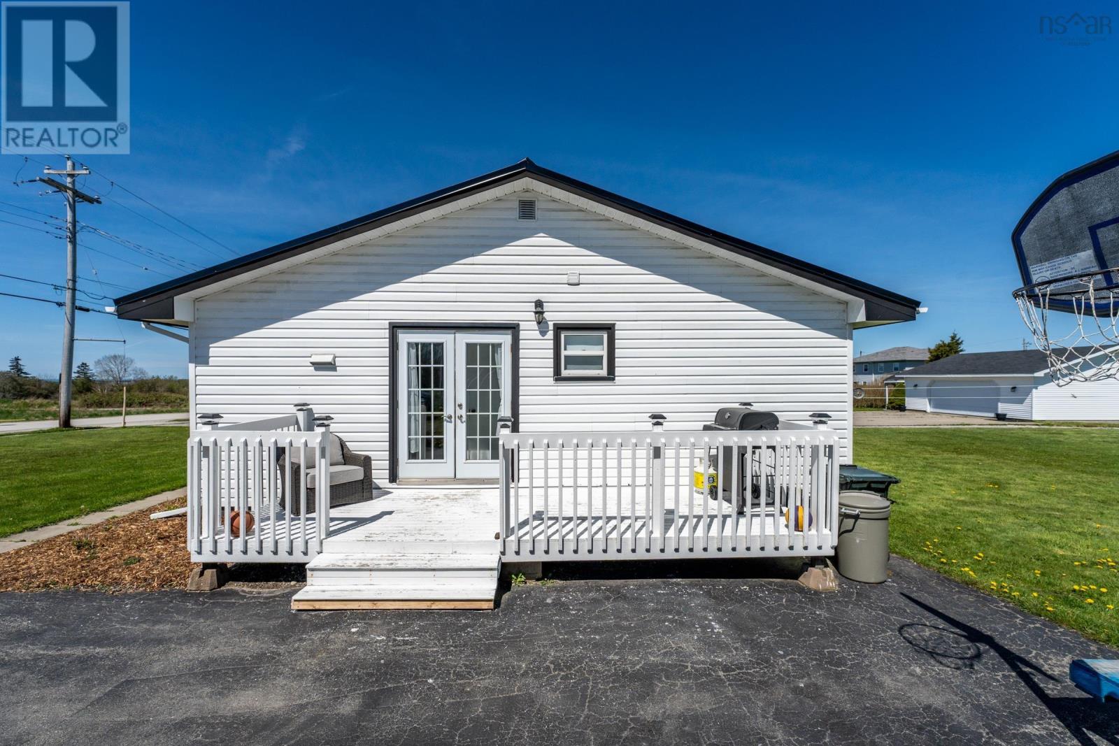 72 Hibernia Street, Yarmouth, Nova Scotia  B5A 2M6 - Photo 10 - 202603911