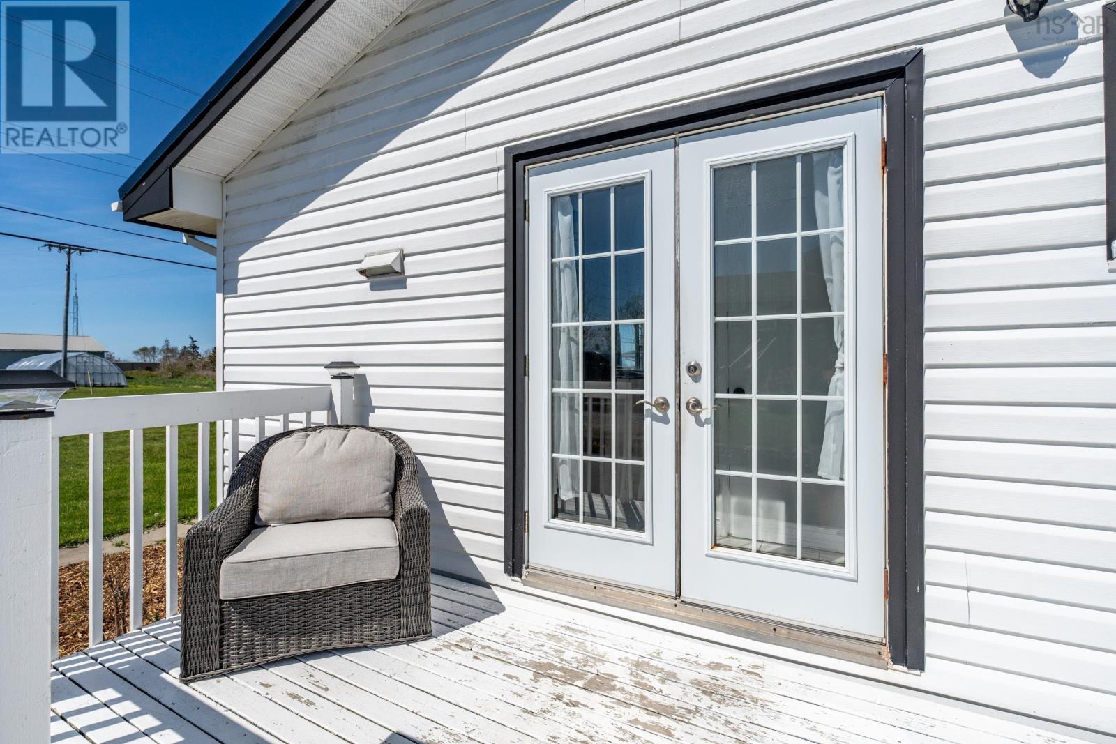 72 Hibernia Street, Yarmouth, Nova Scotia  B5A 2M6 - Photo 9 - 202603911