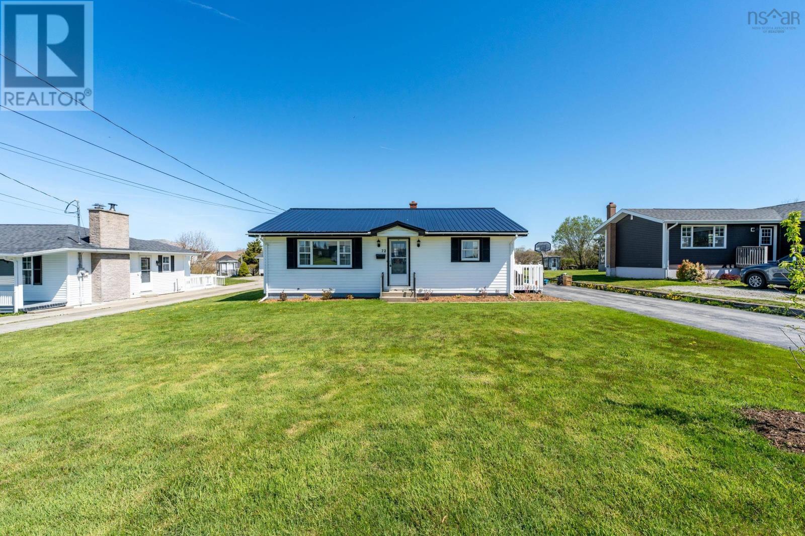 72 Hibernia Street, Yarmouth, Nova Scotia  B5A 2M6 - Photo 18 - 202603911