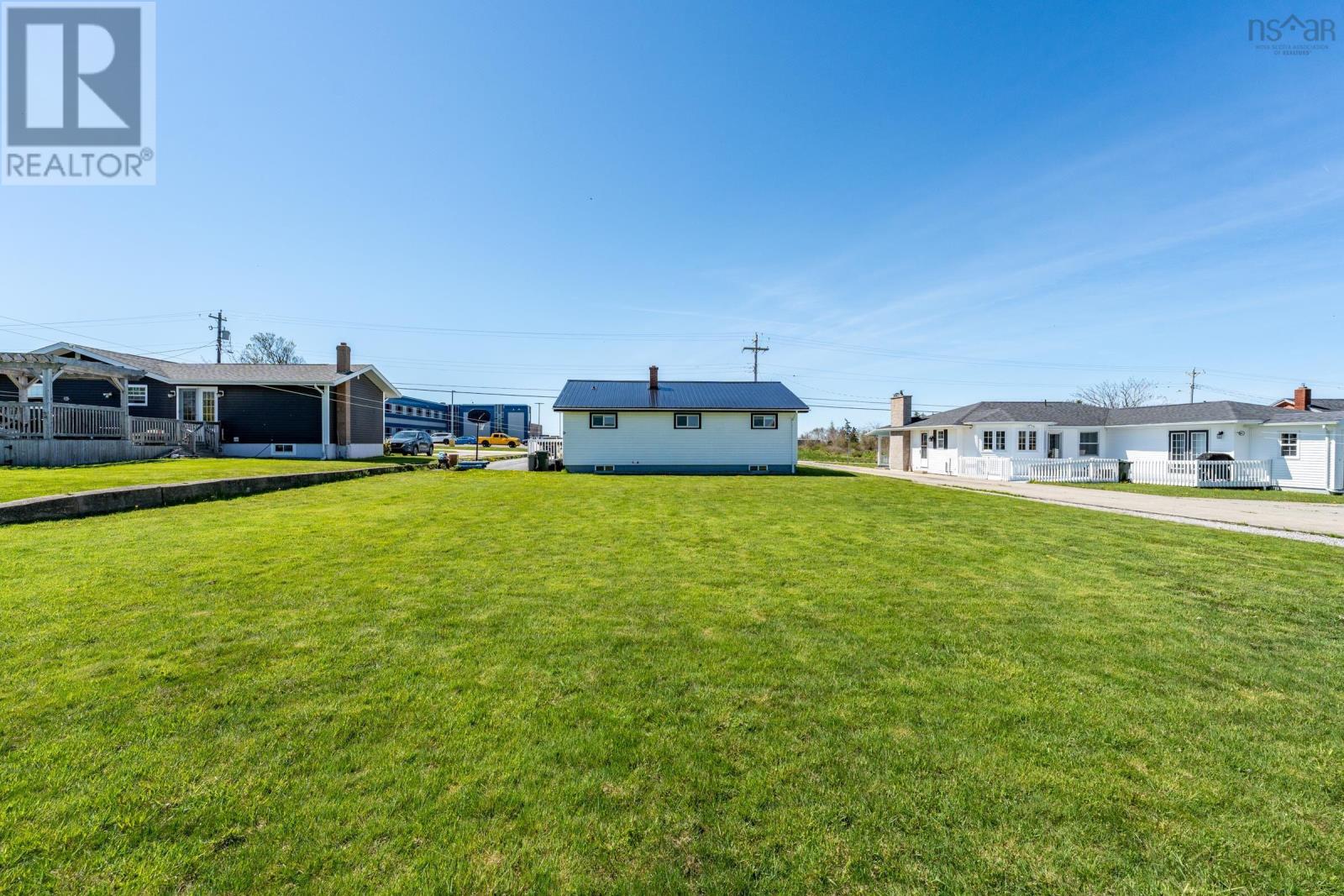 72 Hibernia Street, Yarmouth, Nova Scotia  B5A 2M6 - Photo 15 - 202603911