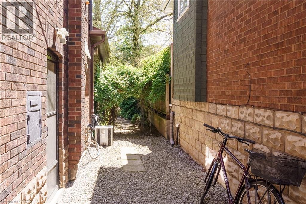 287 Graham Avenue S, Hamilton, Ontario  L8K 2M7 - Photo 42 - 40808347