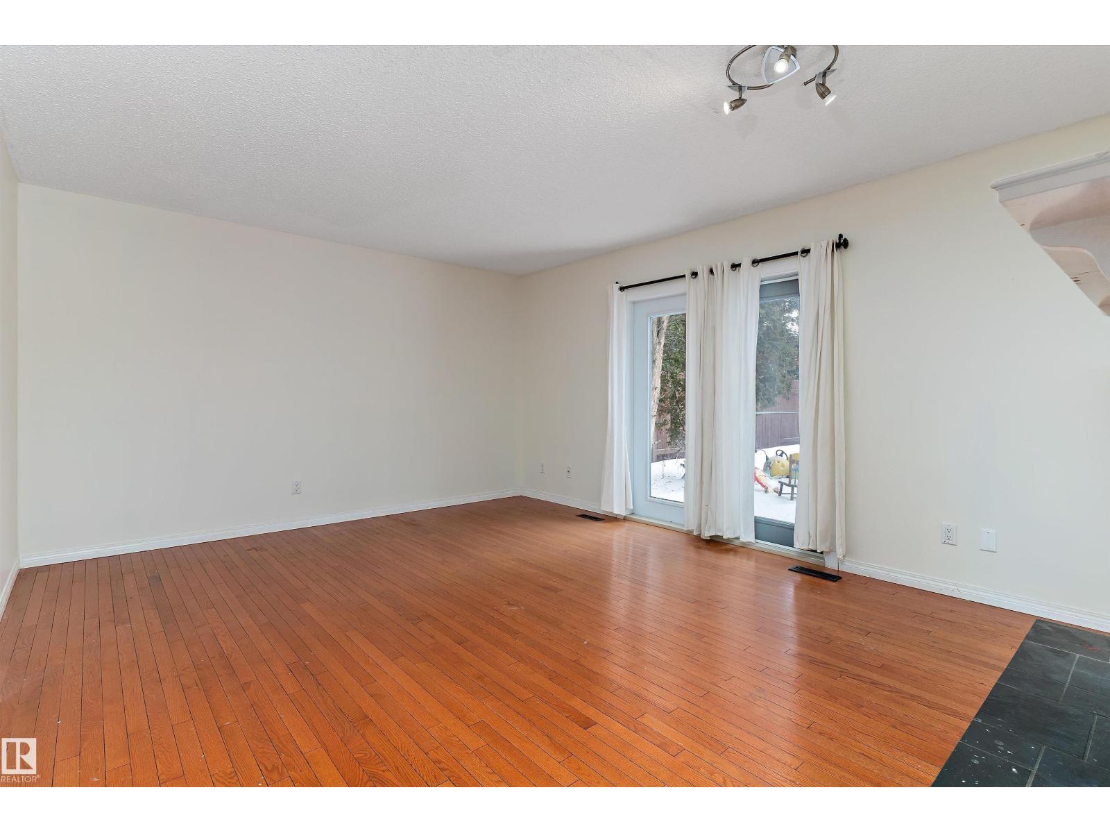 115 Walker Rd Nw, Edmonton, Alberta  T5T 4C2 - Photo 7 - E4476038