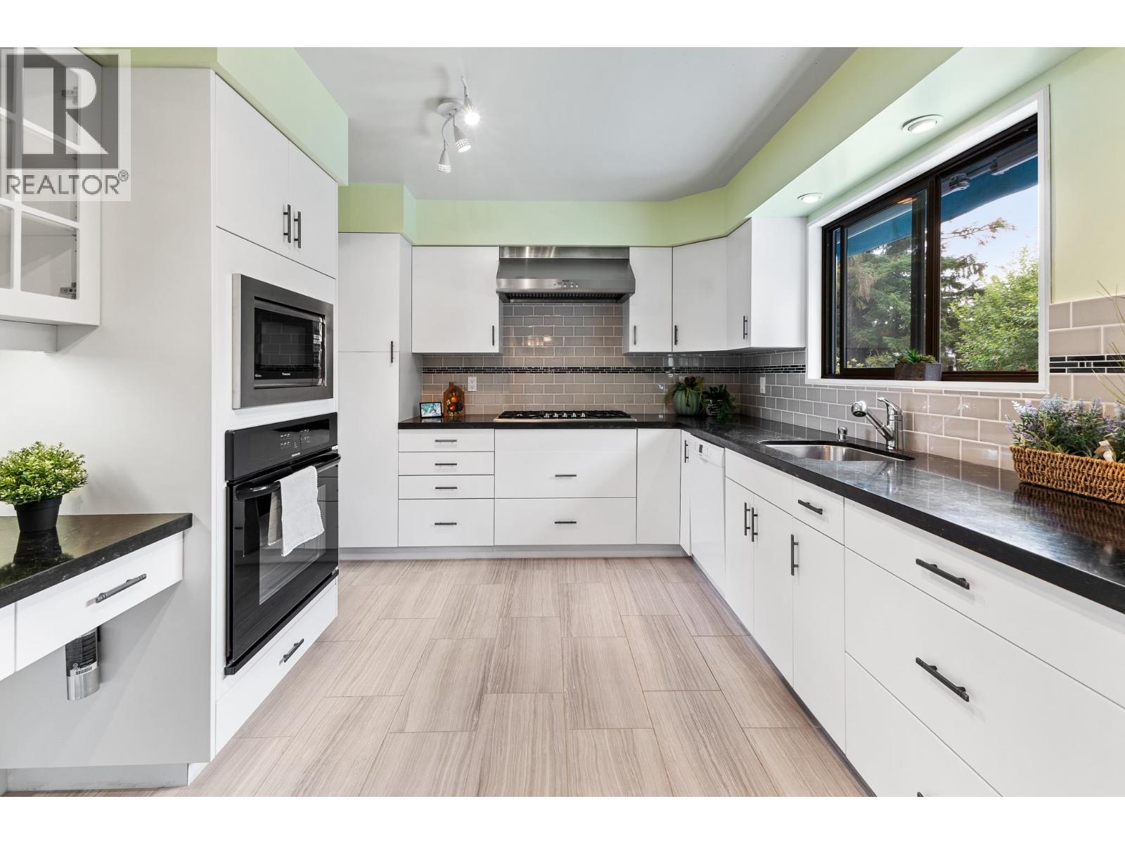 1626 Oughton Drive, Port Coquitlam, British Columbia  V3C 1H7 - Photo 14 - R3096527