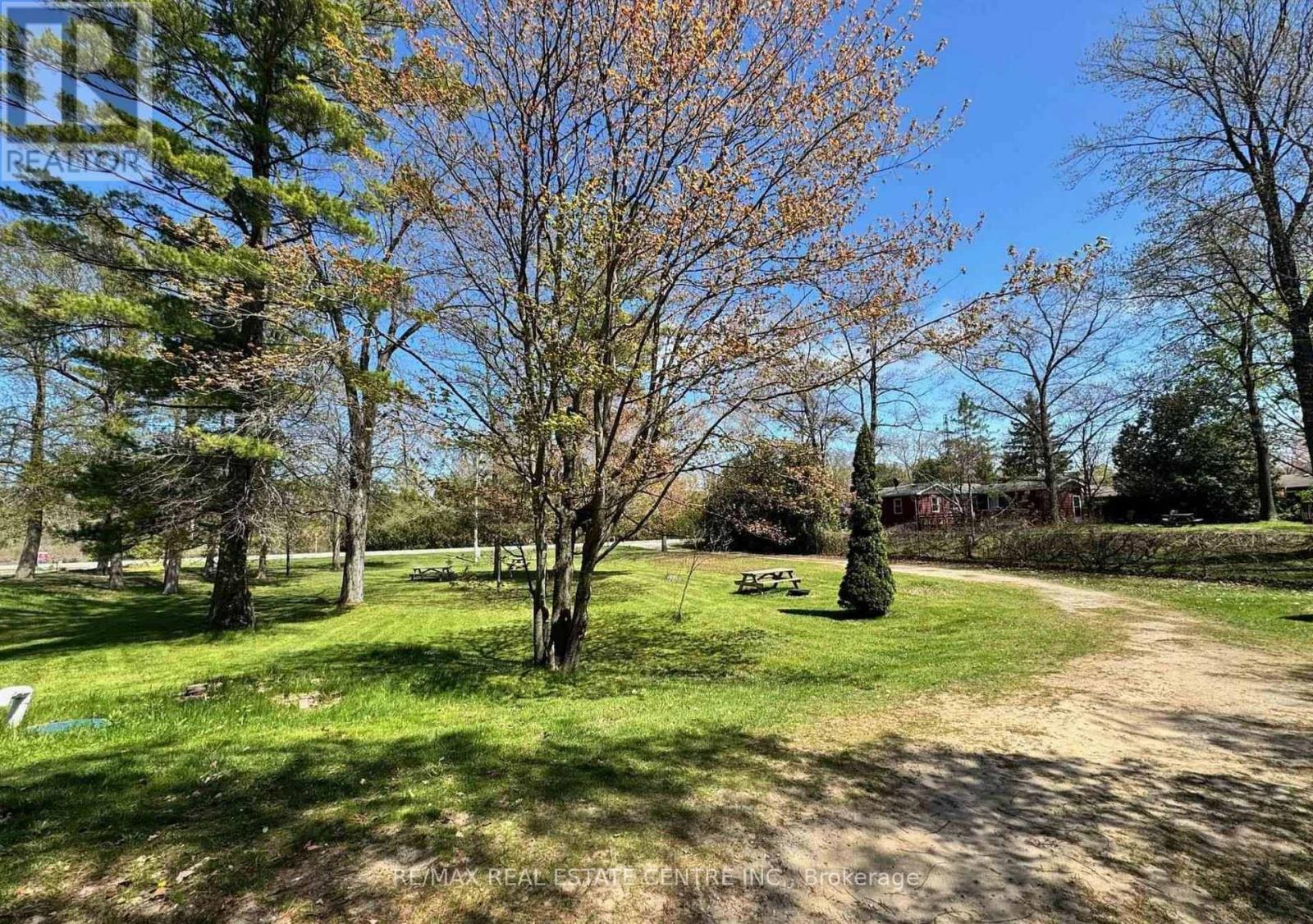 9717 Army Camp Road, Lambton Shores, Ontario  N0N 1J3 - Photo 5 - X12850170