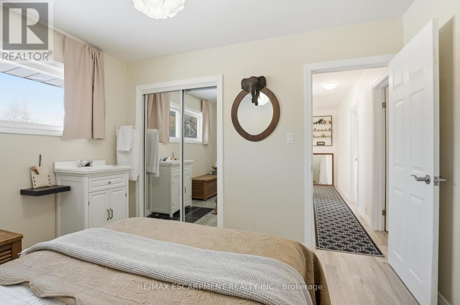 81 Thomson Drive, Hamilton, Ontario  L8B 0G5 - Photo 23 - X12850284