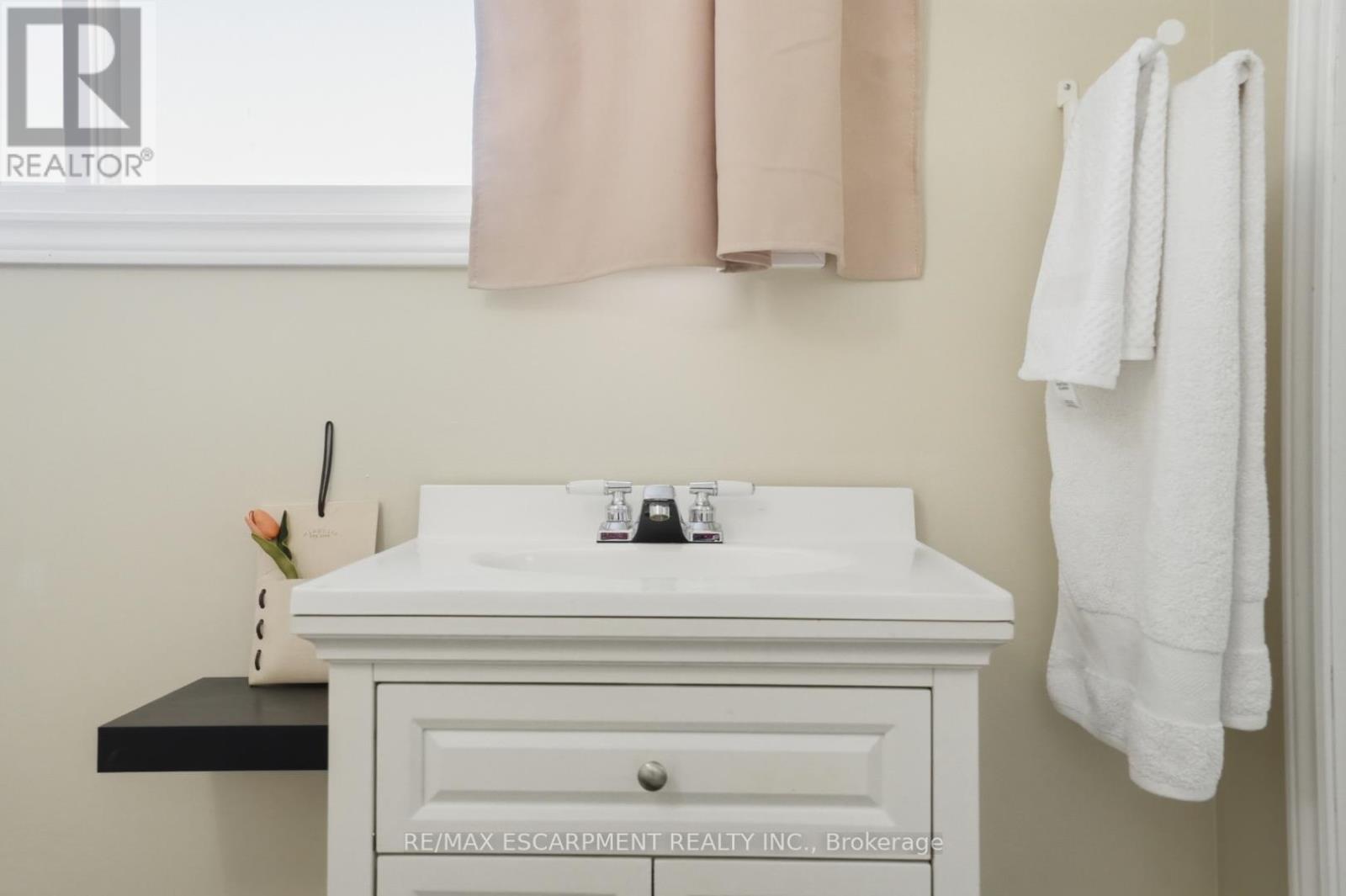 81 Thomson Drive, Hamilton, Ontario  L8B 0G5 - Photo 24 - X12850284