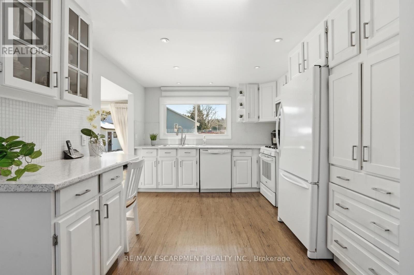 81 Thomson Drive, Hamilton, Ontario  L8B 0G5 - Photo 28 - X12850284