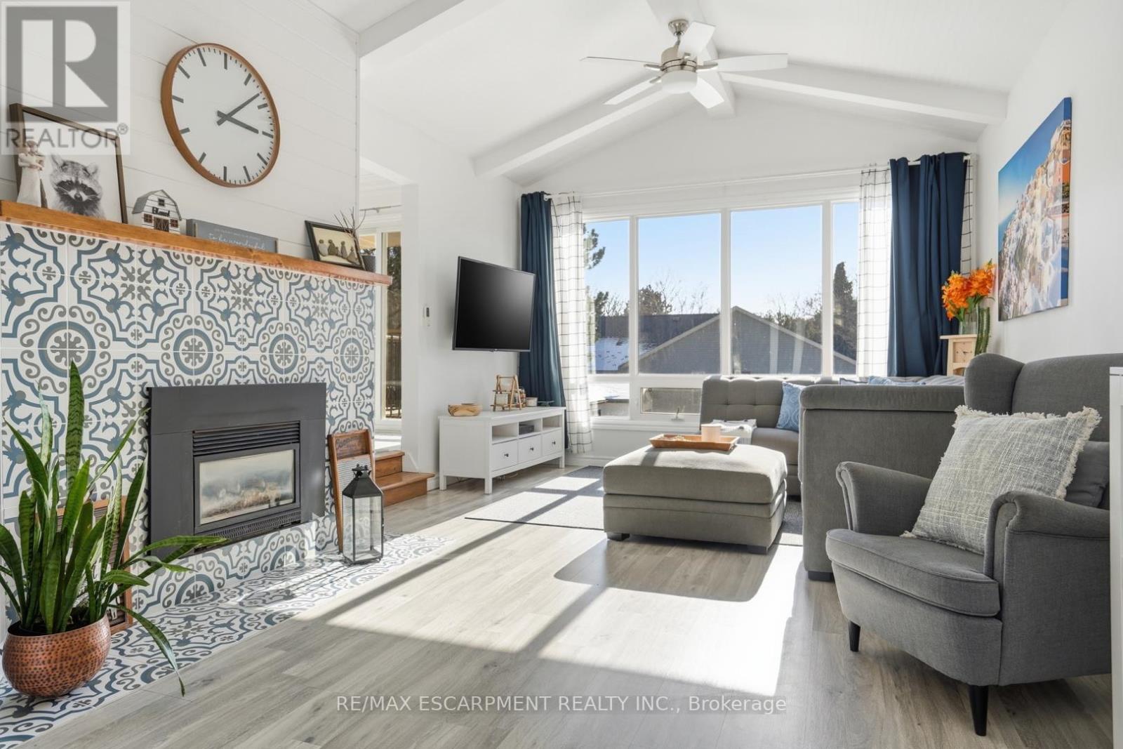 81 Thomson Drive, Hamilton, Ontario  L8B 0G5 - Photo 5 - X12850284