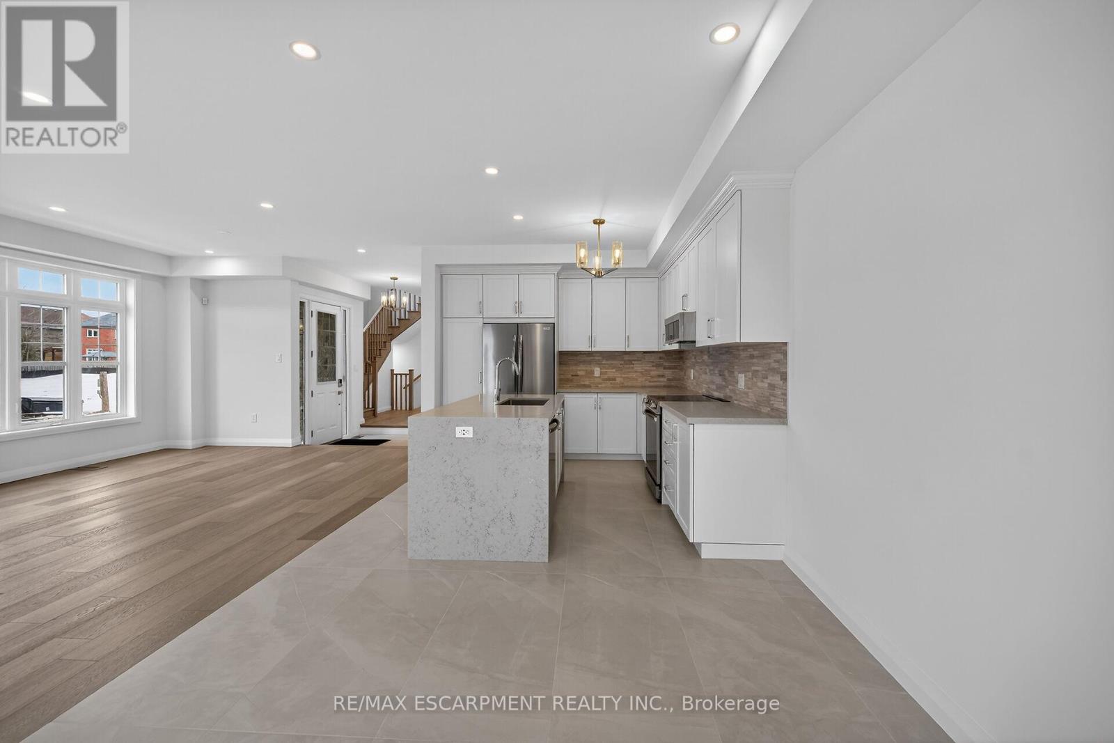 43 Shady Oaks Trail, Hamilton, Ontario  L9B 0E9 - Photo 11 - X12850290