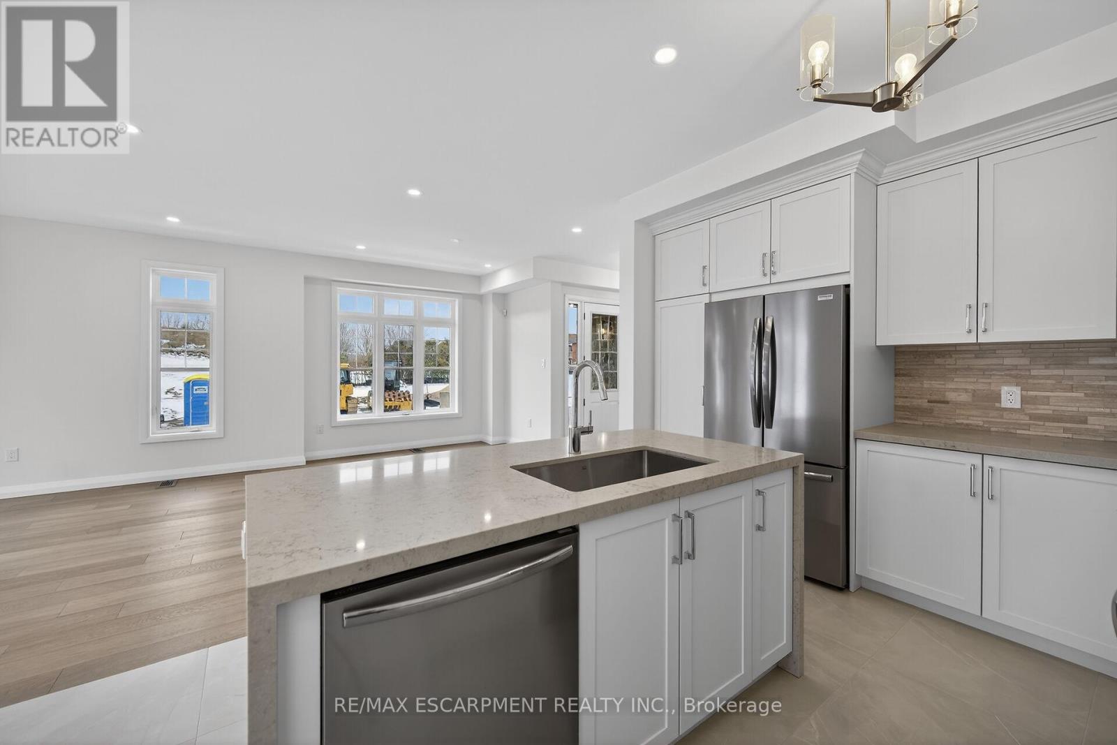 43 Shady Oaks Trail, Hamilton, Ontario  L9B 0E9 - Photo 13 - X12850290