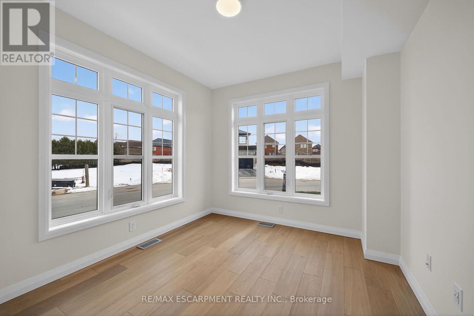 43 Shady Oaks Trail, Hamilton, Ontario  L9B 0E9 - Photo 21 - X12850290