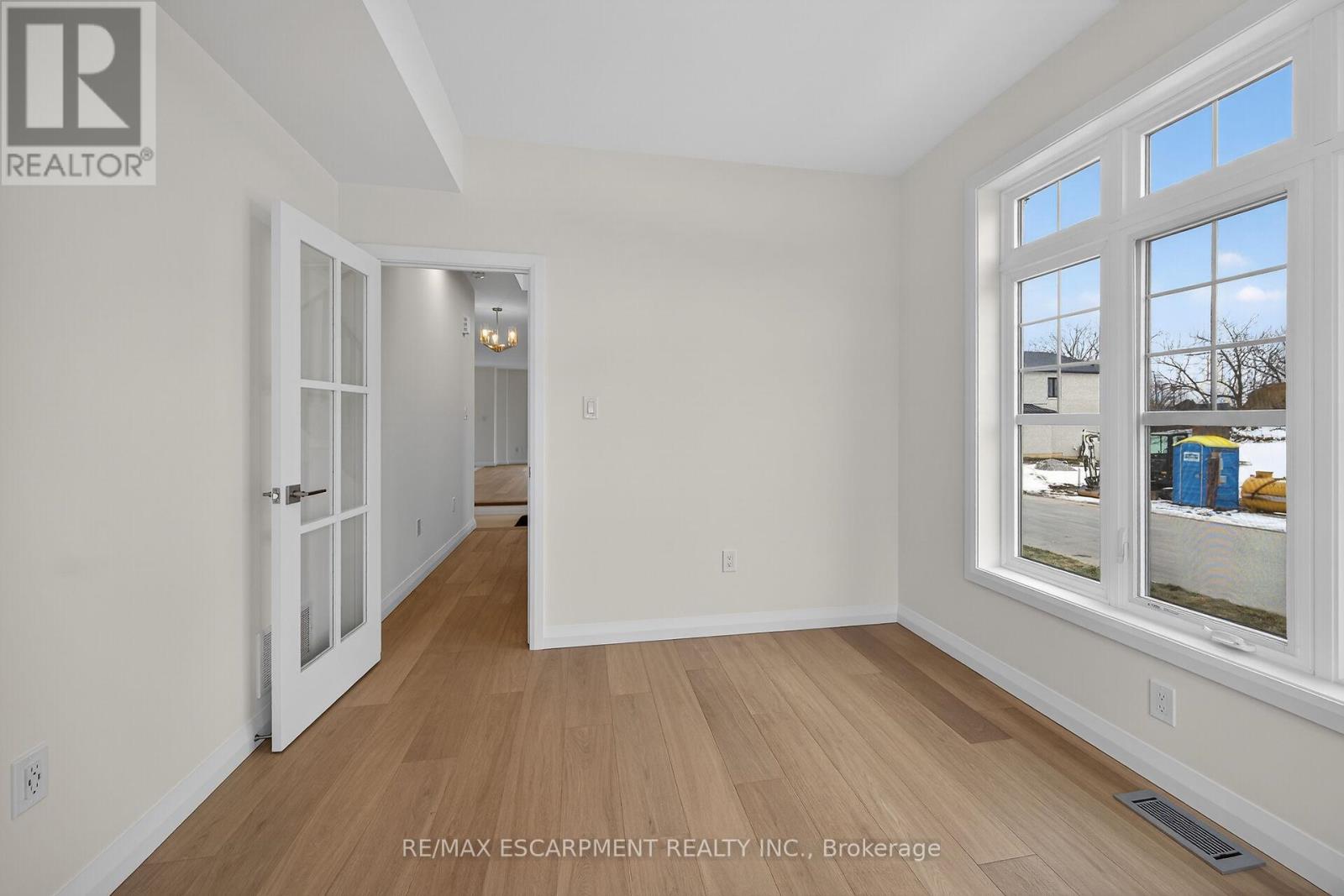 43 Shady Oaks Trail, Hamilton, Ontario  L9B 0E9 - Photo 22 - X12850290