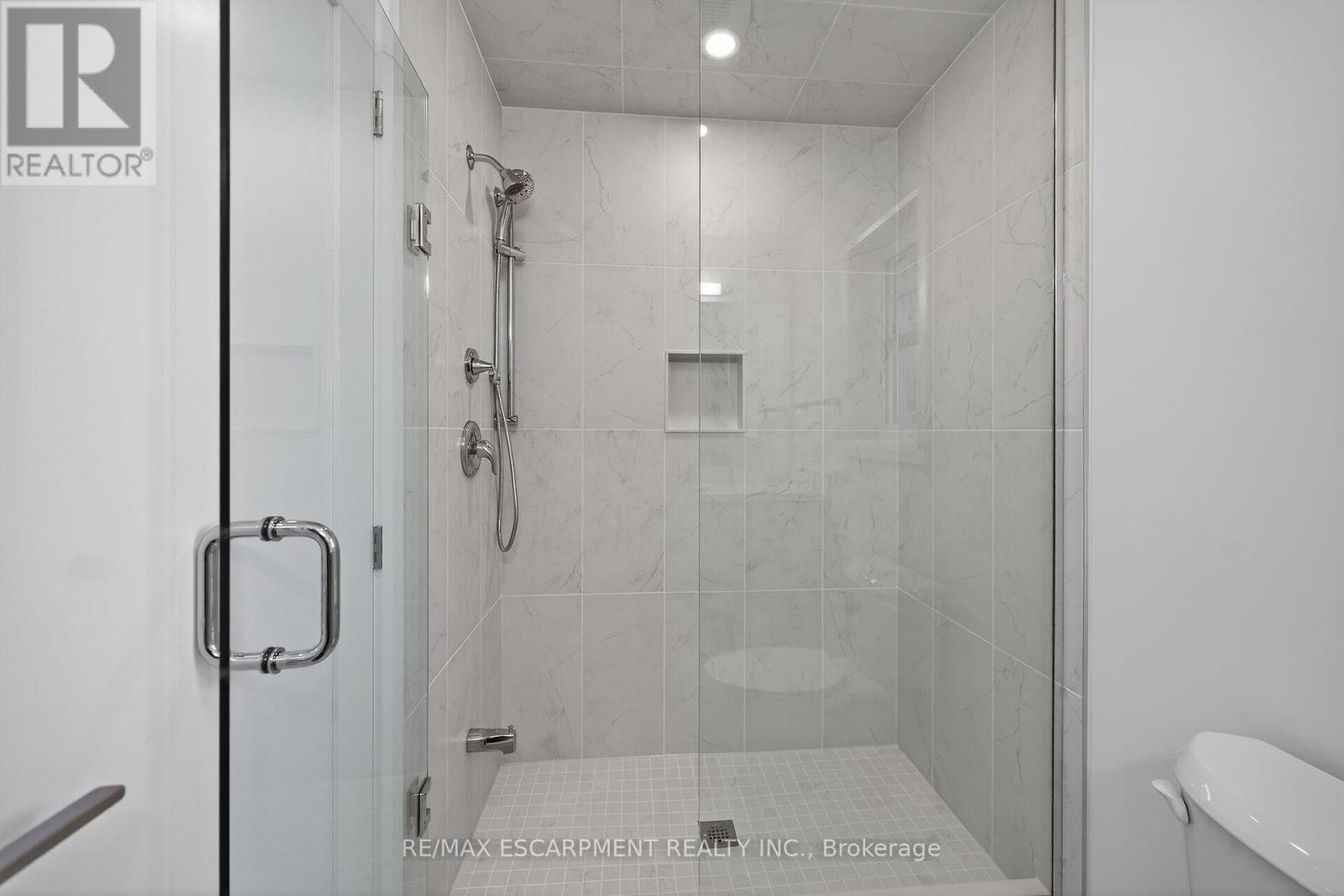 43 Shady Oaks Trail, Hamilton, Ontario  L9B 0E9 - Photo 37 - X12850290