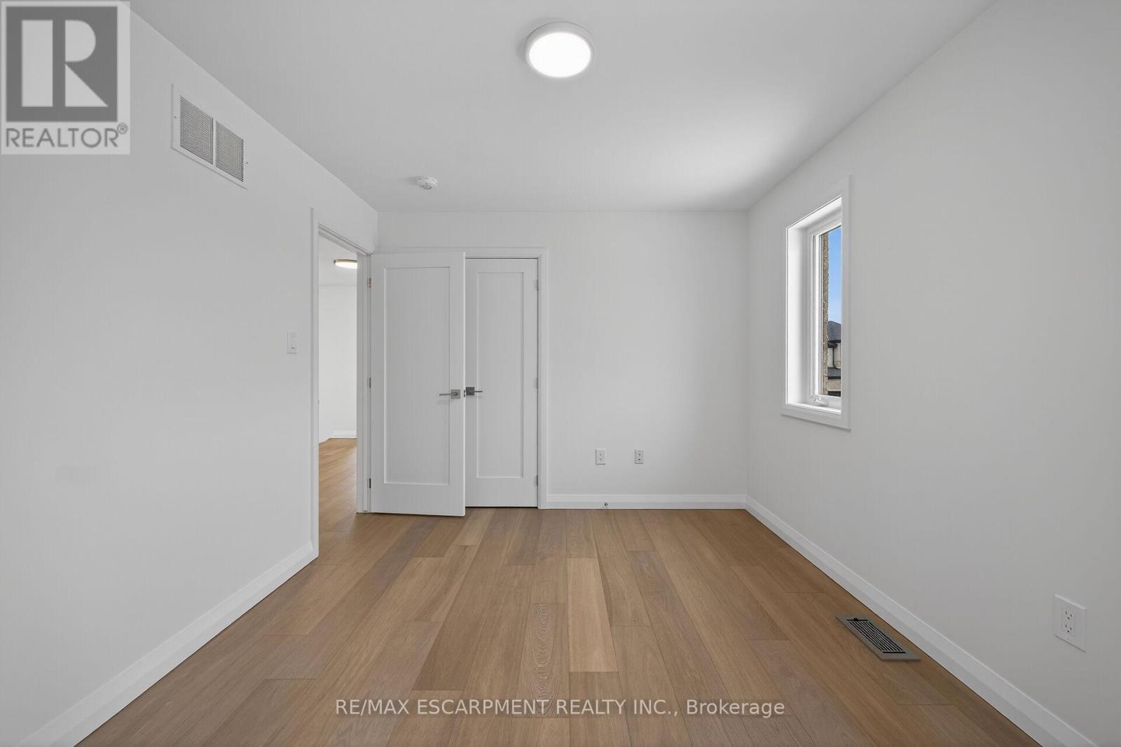 43 Shady Oaks Trail, Hamilton, Ontario  L9B 0E9 - Photo 39 - X12850290