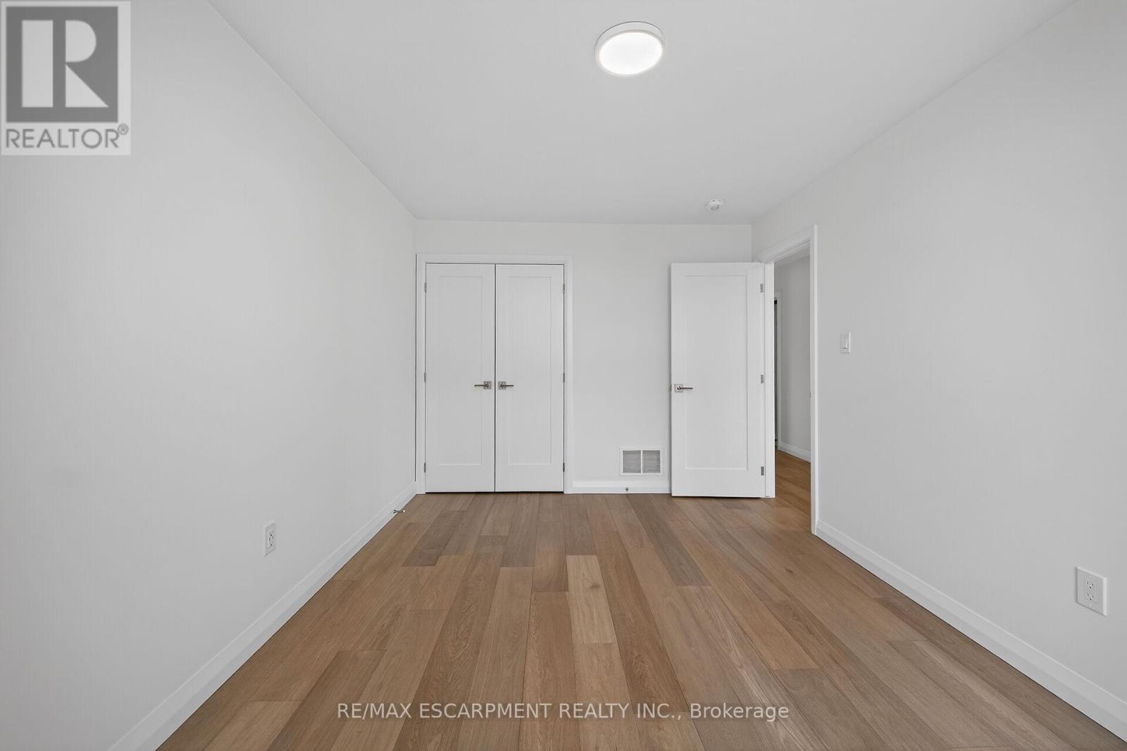 43 Shady Oaks Trail, Hamilton, Ontario  L9B 0E9 - Photo 42 - X12850290