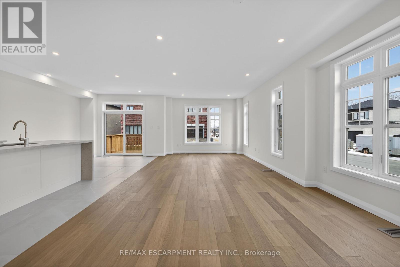 43 Shady Oaks Trail, Hamilton, Ontario  L9B 0E9 - Photo 5 - X12850290