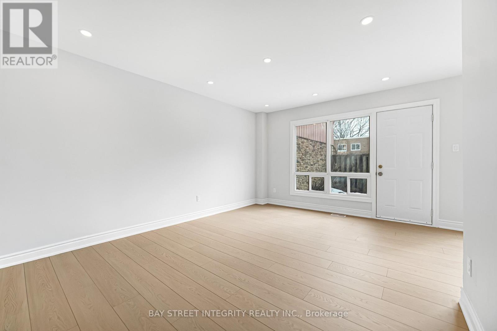 41 Elsa Vine Way, Toronto, Ontario  M2J 4H8 - Photo 10 - C12843180