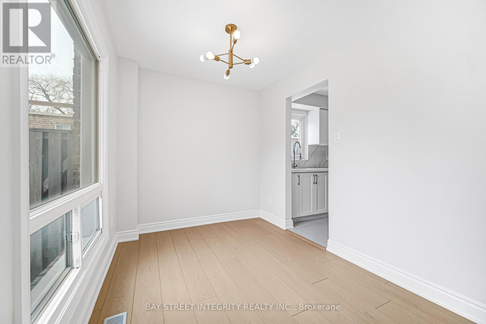 41 Elsa Vine Way, Toronto, Ontario  M2J 4H8 - Photo 13 - C12843180