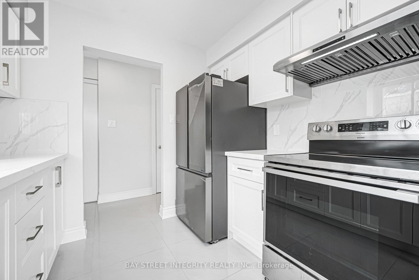 41 Elsa Vine Way, Toronto, Ontario  M2J 4H8 - Photo 18 - C12843180