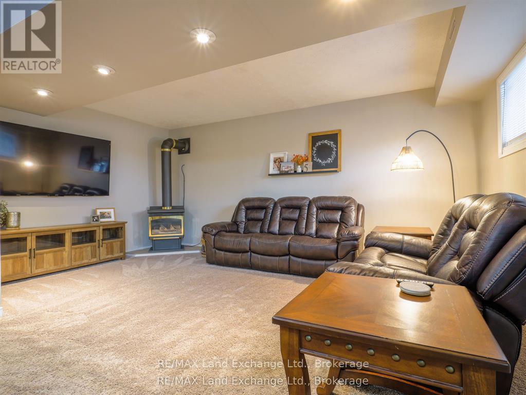 829 Highland Street, Saugeen Shores, Ontario  N0H 2C2 - Photo 32 - X12850380