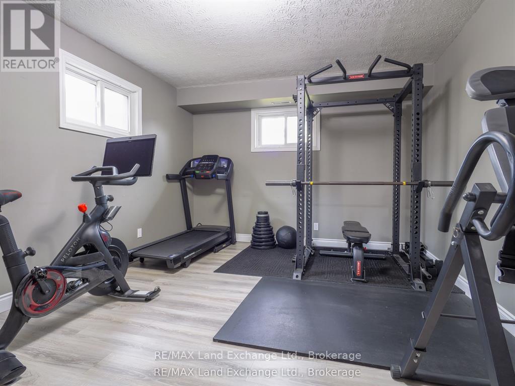 829 Highland Street, Saugeen Shores, Ontario  N0H 2C2 - Photo 34 - X12850380