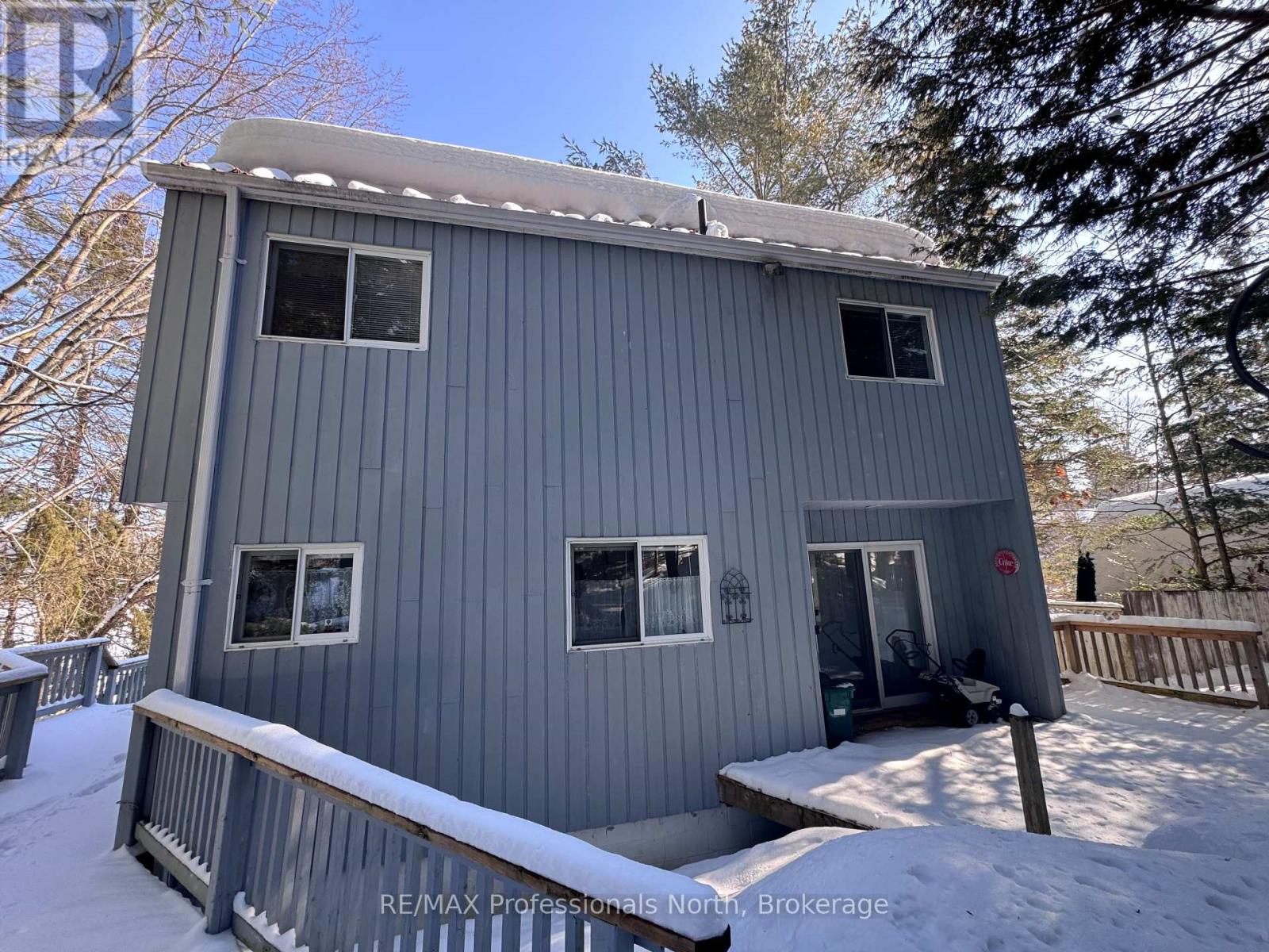 1080 Petticoat Lane, Minden Hills, Ontario  K0M 2K0 - Photo 2 - X12850424