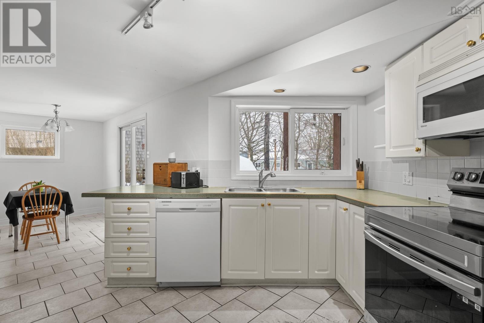 121 School Avenue, Halifax, Nova Scotia  B3N 2E1 - Photo 15 - 202603925