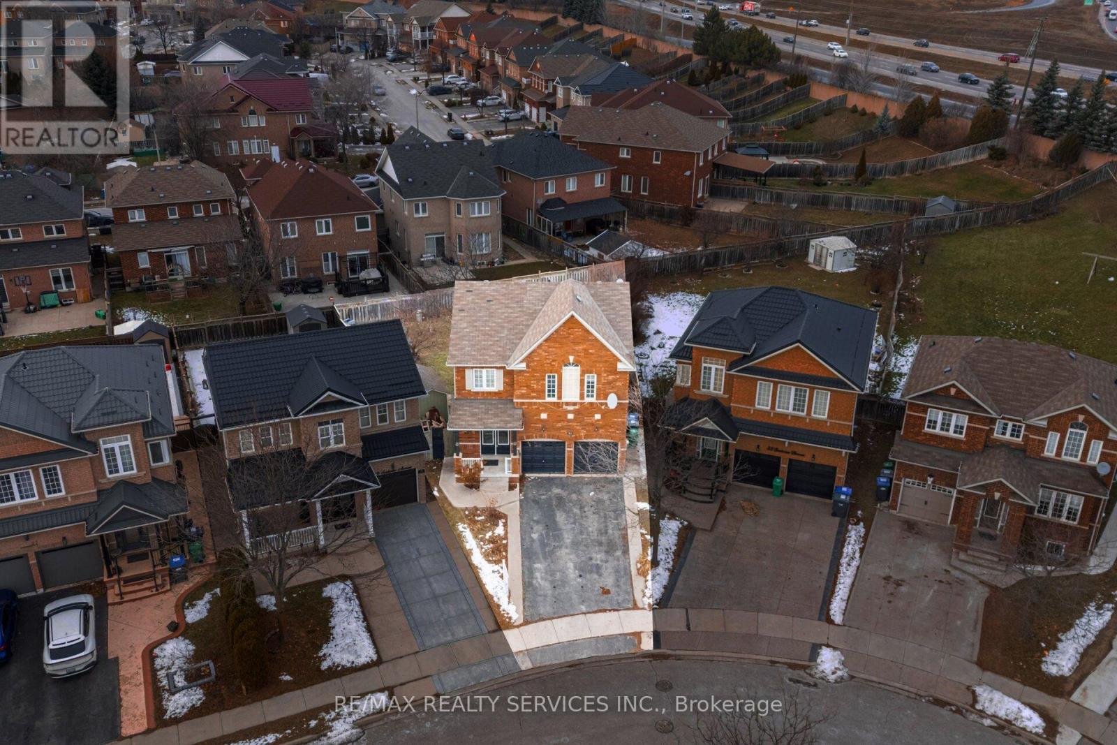 31 Seahorse Avenue, Brampton, Ontario  L6V 4N7 - Photo 2 - W12848200