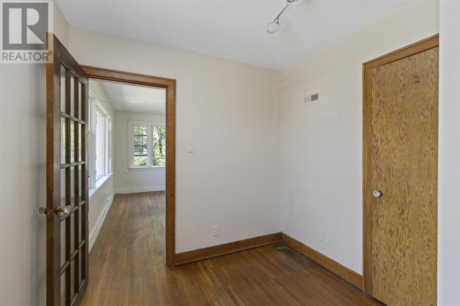 731-733 Wellington St E, Sault Ste. Marie, Ontario  P6A 2M8 - Photo 16 - SM260243