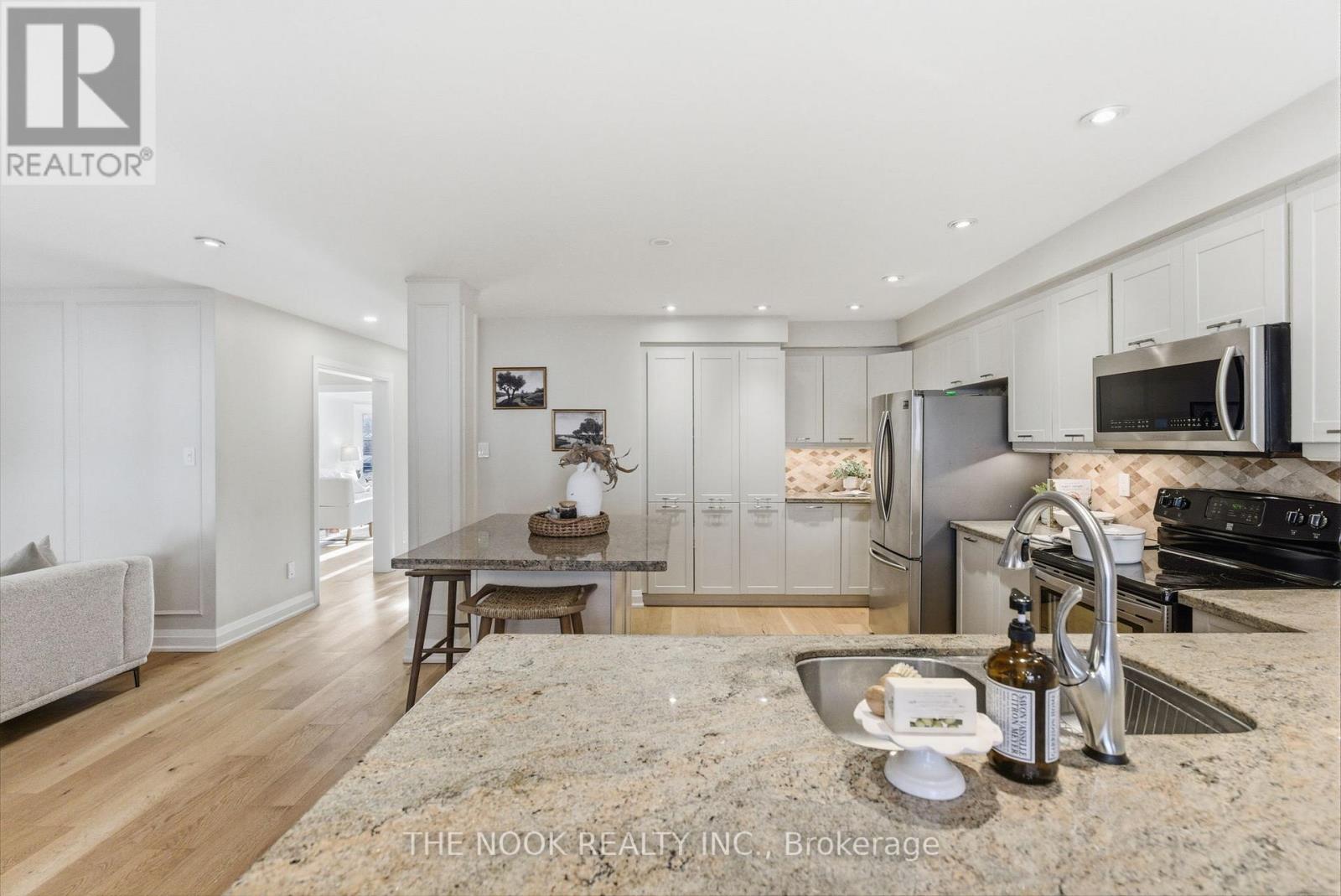 49 Meekings Drive, Ajax (Central West), Ontario  L1T 3N2 - Photo 14 - E12850410