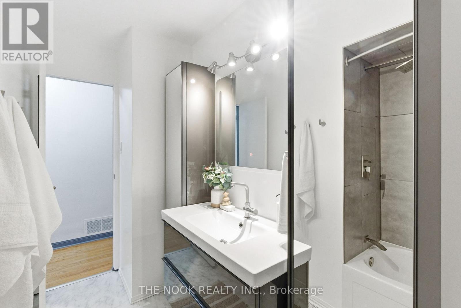 43 Prouse Drive, Brampton (Brampton North), Ontario  L6V 3A3 - Photo 25 - W12850354