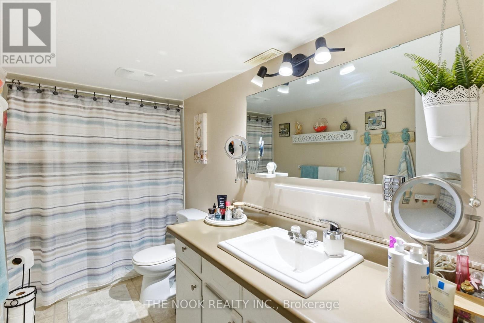 43 Prouse Drive, Brampton (Brampton North), Ontario  L6V 3A3 - Photo 33 - W12850354