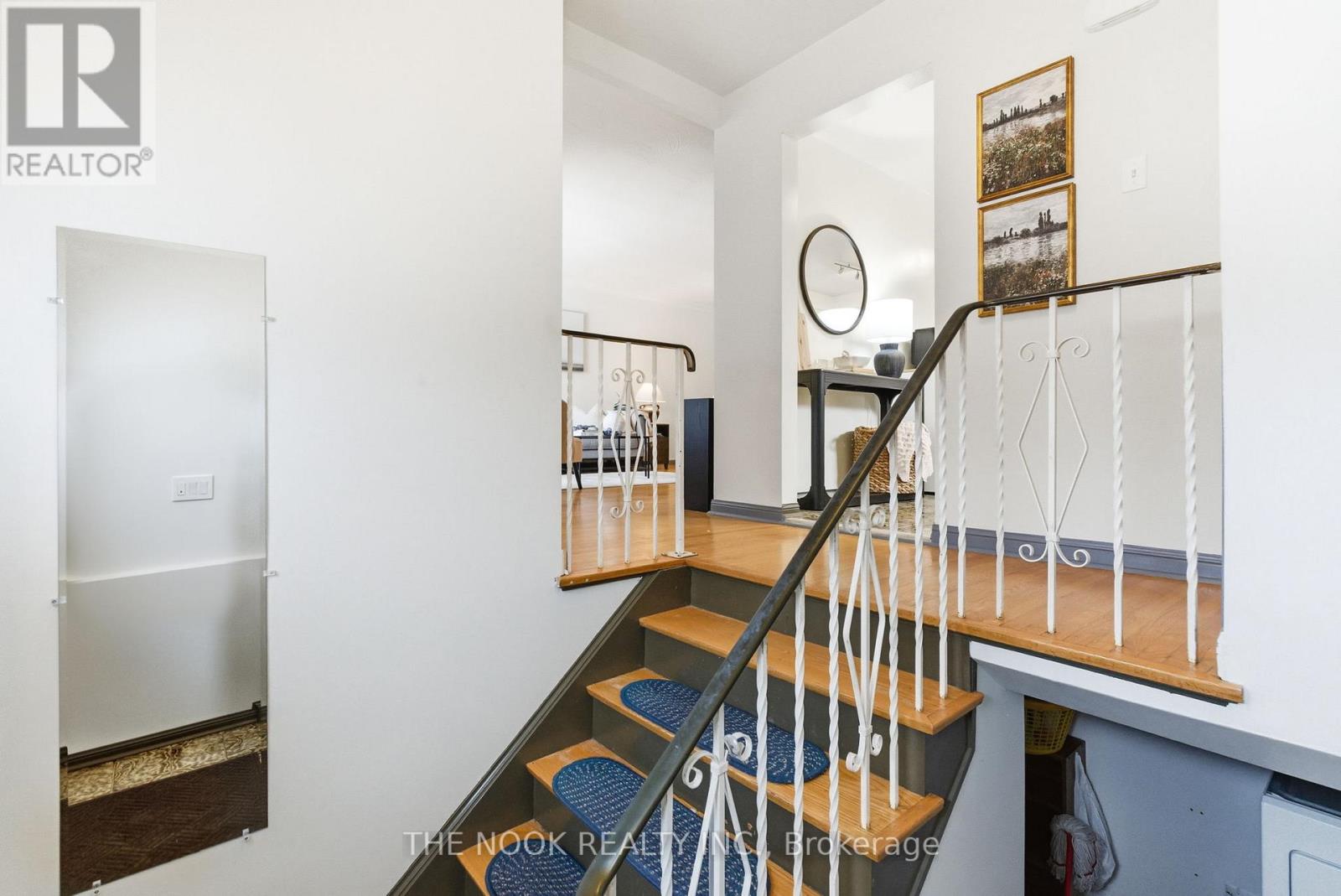 43 Prouse Drive, Brampton (Brampton North), Ontario  L6V 3A3 - Photo 4 - W12850354